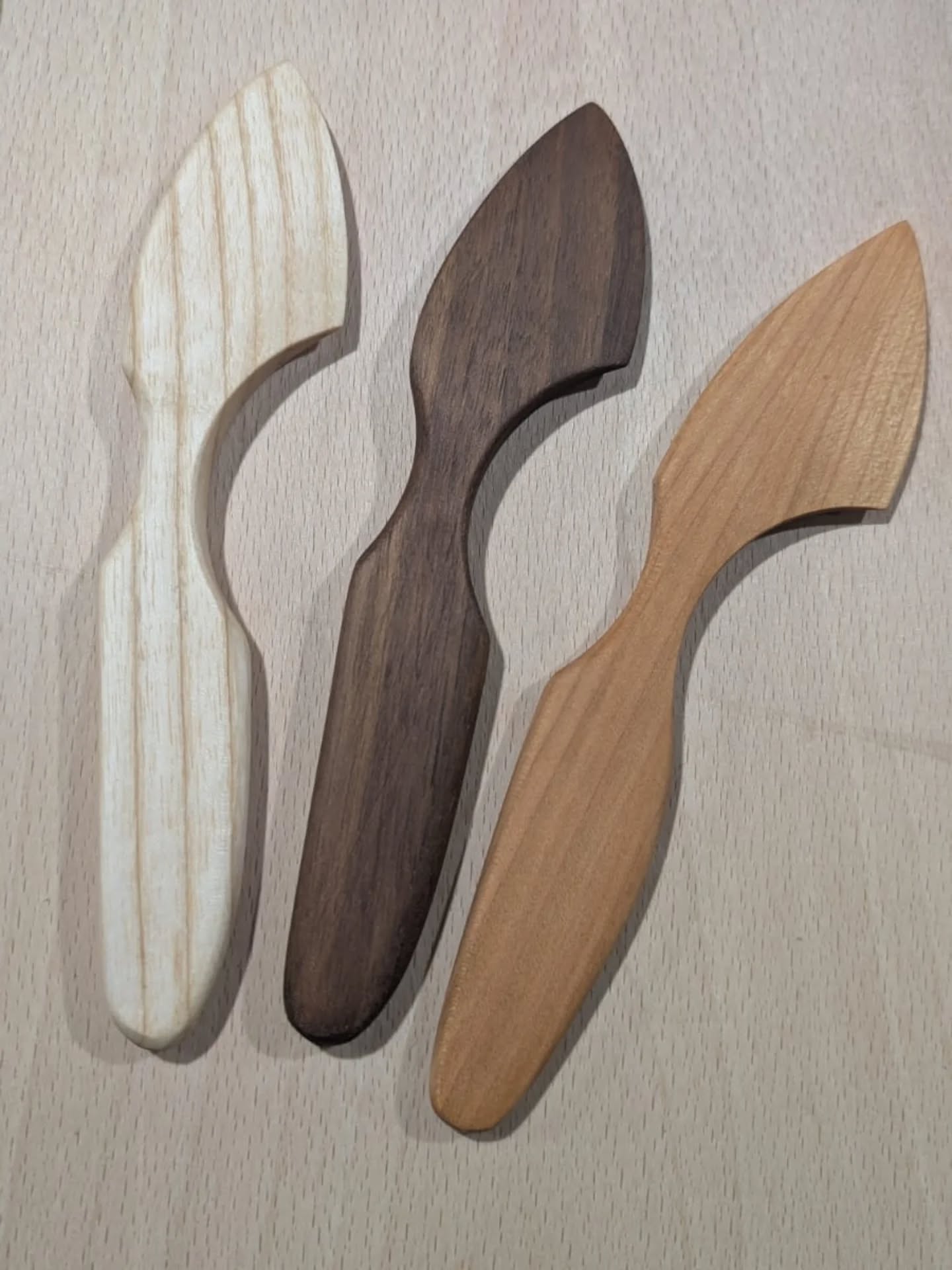 ✨ Handcrafted in every detail ✨
From the smooth curve of a cake knife to the gentle balance of a butter spreader, and the calming presence of incense burners, each piece is shaped with care from walnut, cherry, ash, and elm. 🌳
Every grain tells a story, every finish celebrates the timeless beauty of wood.
📸 Swipe through to see the artistry in motion, functional tools turned into heirlooms.
#carpentry #woodworking #sustainable #walnut #cherry #ash #elm #slowmade #functionalart