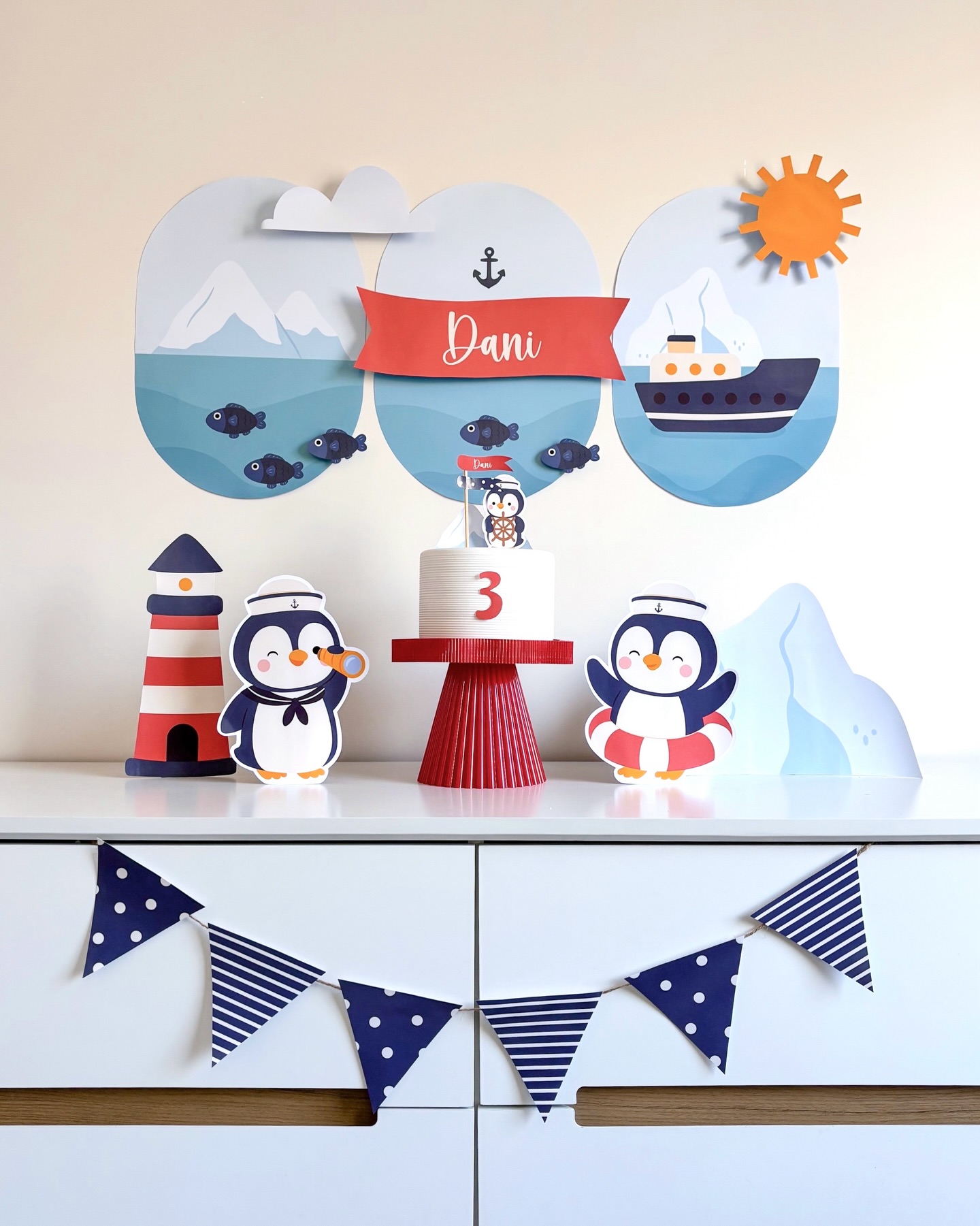 Navegue rumo à festa perfeita com nossos pinguins marinheiros! Um kit fofíssimo, cheio de charme e pronto para transformar sua comemoração em uma aventura no mar! ✨
#festanacaixa #kitdigital #festa #aniversário #mesversário #festainfantil