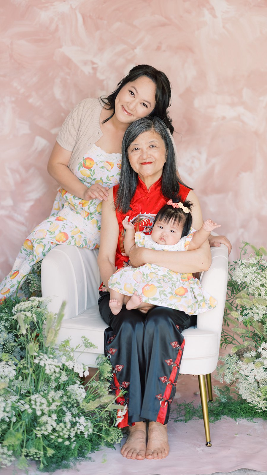 The “next goal” can blur how far you’ve truly come. Here’s your reminder: you’re doing better than you think.
Photographer @lindatranphotography
Makeup Hair @phiphiyvonne
Hair @chicadeglam