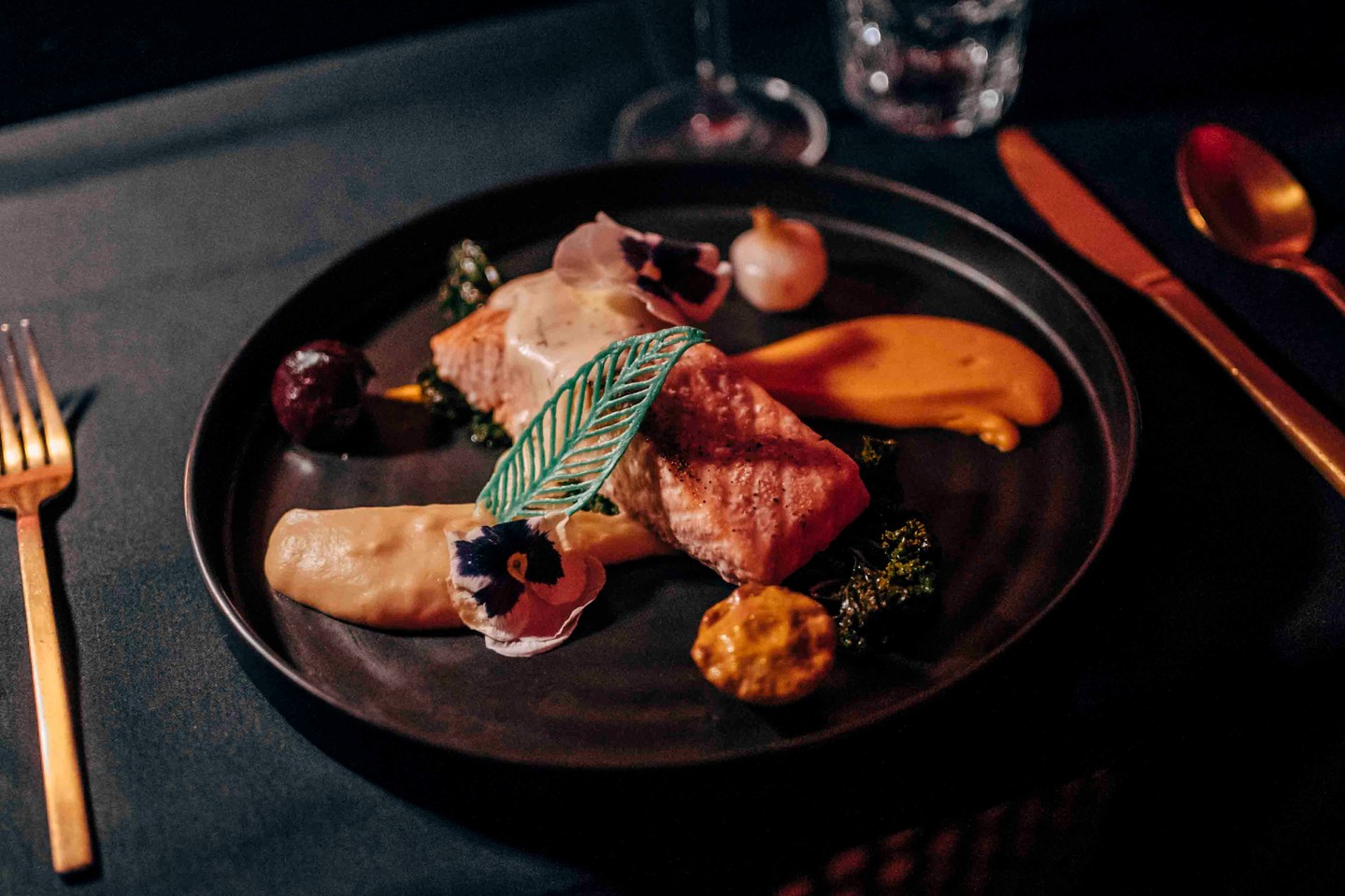 Là où chaque bouchée s’accompagne d’un spectacle. Savourez une cuisine délicieuse pendant que la musique live, les performances vibrantes et une ambiance inoubliable illuminent votre soirée.
Un souper dont vous parlerez longtemps après la dernière bouchée.
🎟 Billets disponibles dès maintenant sur lebalcon.ca
🍽 Le Balcon — la soirée la plus savoureuse à Montréal.
Where every bite comes with a show. Indulge in delicious cuisine while live music, vibrant performances, and an unforgettable ambiance light up your night. Make it a dinner you’ll talk about long after the last bite.
🎟 Tickets available now at lebalcon.ca
🍽 Le Balcon — Montreal’s most flavorful night out.
#LeBalcon #Montréal #SortieMontréal #SouperSpectacle #AmbianceUnique