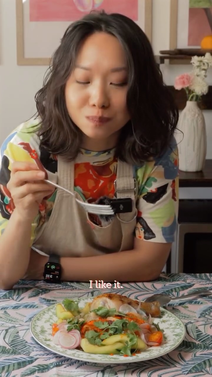 Growing up, chicken rice was comfort.
As a teen, I learned to fear food.
Today, I choose comfort and nourishment. Why can’t I have both?
The story is on YouTube 👉 evehappivore
Recipe and reflections on Substack 👉 happivore.substack.com
#chickenrice #singaporefood #nourishingrecipes #cakeandeatit #findingbalance