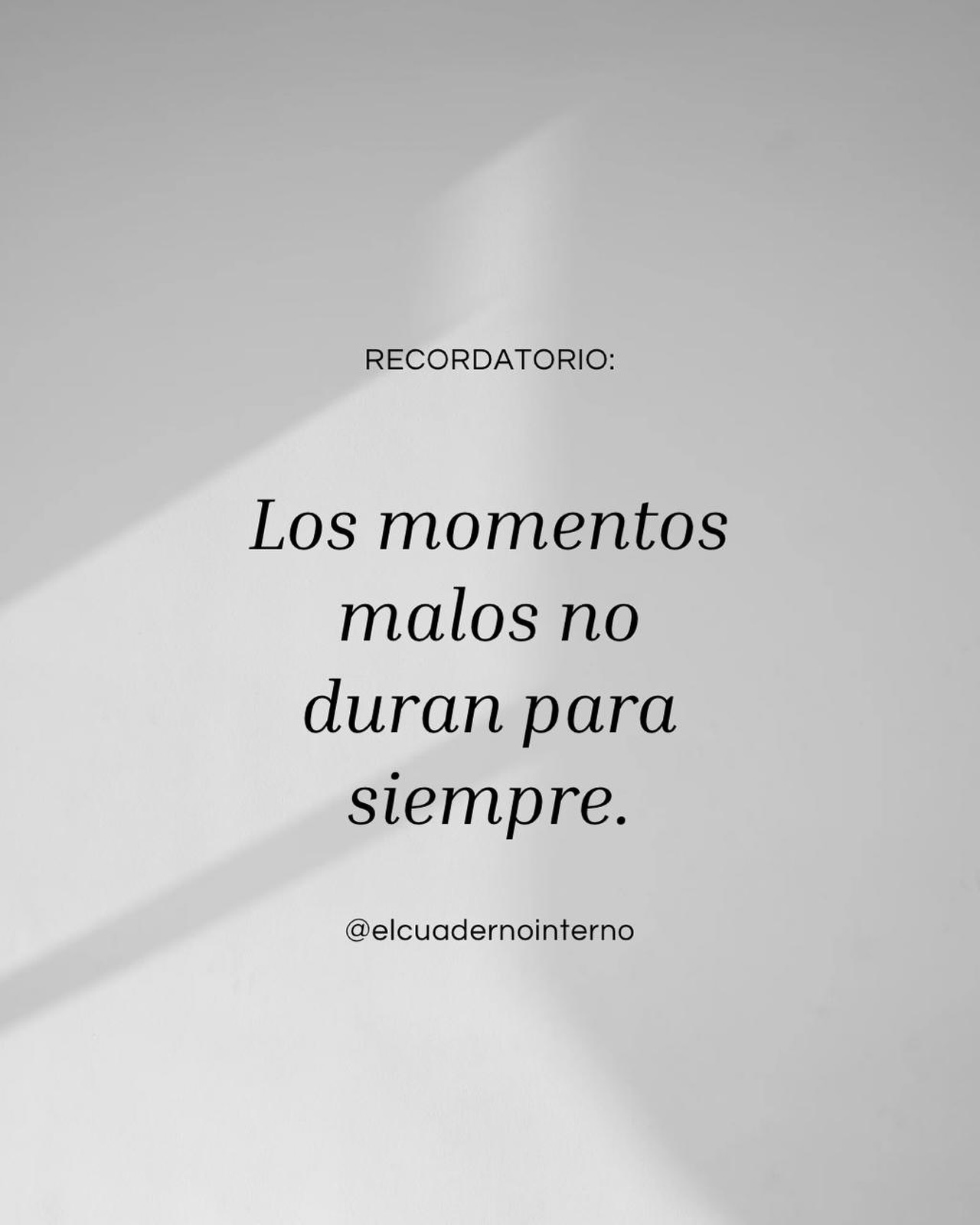 Grábalo en tu mente ✨
#elcuadernointerno #recordatoriodeldía #saludmental #palabrasconluz #frasesdevida #sanaresposible #undíaalavez #parati