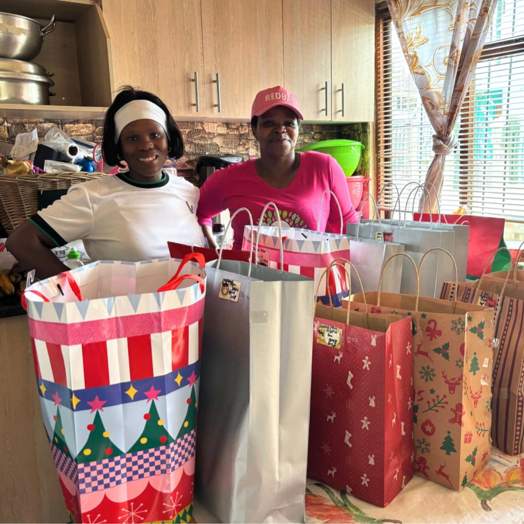 A Huge Thank You! 🎁✨
We are blown away by the generosity and teamwork that made this possible!
Samantha Bell, managed to rally some amazing people together who have generously gifted gift boxes to five of the smaller daycares we partner with.
A heartfelt thank you also goes to the incredible parents from the French School, Junk Stars, and Berg en Dal Estate residents who contributed to make this an extra special time of year for the little ones. 🌟
Your kindness brings joy, smiles, and a sense of belonging to these children—and that’s the greatest gift of all.
@samanthabell0415
#FundaKunye #CommunityLove #ThankYou #MakingADifference #EarlyChildhoodDevelopment