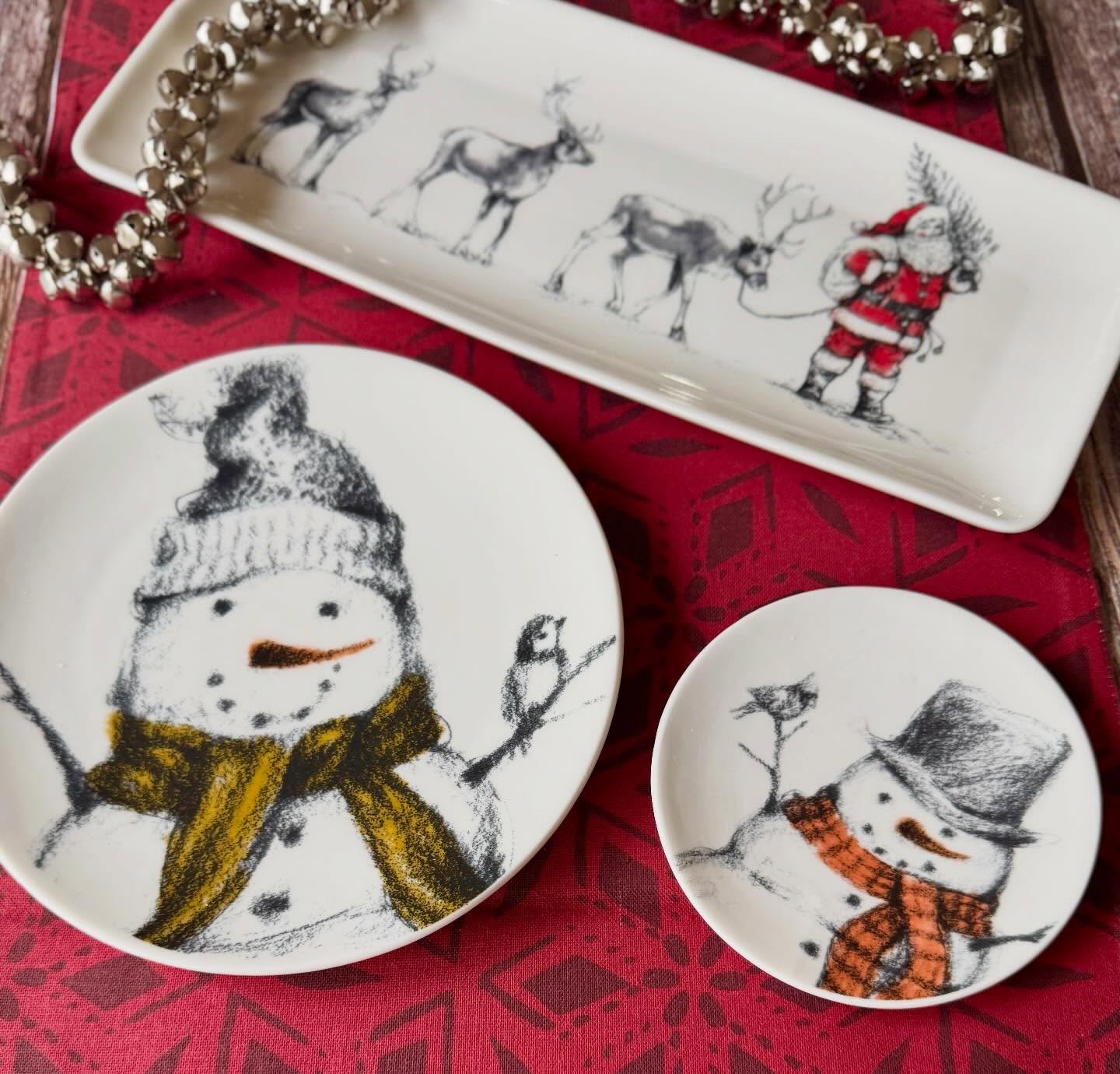 25% OFF holiday tabletop! (Not to mention 25% OFF holiday PJs, ladies scarves and hats, 50% OFF gold trees and garlands and 50% OFF Santacana scarves and neck warmers! Check out our holiday collections at ShopPatinaGreen.com then come see us! #holidaysales #shopsmall #shoppatinagreen
