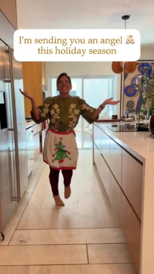 Okay, so this might be the "angel" I'm sending you this holiday season… 👼
Just me, a festive apron, and a reminder that holiday cheer doesn't have to be perfect!
Sometimes it’s just about turning up the music, letting go, and having a silly dance party in your kitchen. ✨
This is what "home" is all about. It's about creating spaces where you can be your most authentic, joyful self.
Wishing you joy at home! What's your favorite holiday dance song? Let me know below. 💬
#TheRealtorWithAHeart #PocketfulOfDaisy #HomeIsAFeeling #AuthenticityMatters #HolidayCheer #HolidayJoy #DaisyMoments
