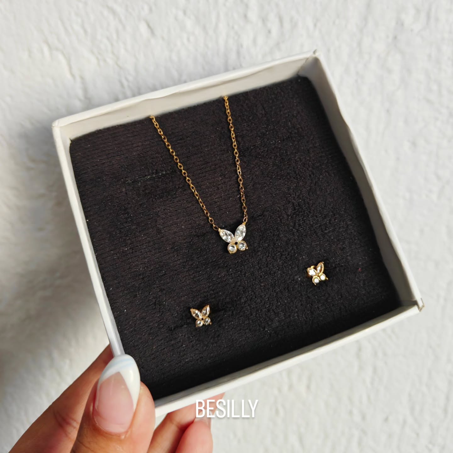 Fluttering into my heart. Adorable little butterfly set! ✨🦋.
.
.
.
Link in bio
.
.
.
#besilly #butterflyjewelry #giftbox #stainlesssteel #affordable #antitarnish