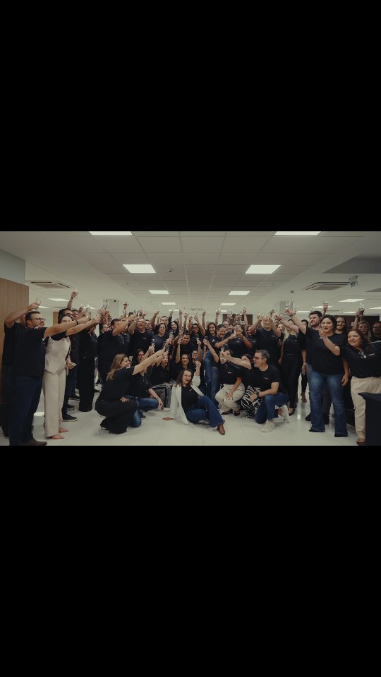Você conhece algum programa corporativo que exista há 10 anos?
Nós sim! E ainda temos o orgulho de sermos os parceiros que hoje apoiam a Nissan e sua Rede de Concessionárias na estratégia e facilitação do SERNISSAN.
O tema escolhido para esse ciclo, no ano em que completamos uma década entregando Excelência e Resultados, é Autenticidade: ser o que se diz SER.
O SERNISSAN, de forma autêntica e consistente apoia a transformação das pessoas, a tomada de consciência e a construção de hábitos que nos levam aos melhores resultados.
Acreditamos que a transformação das pessoas é o pilar de sustentação e os resultados uma consequência natural e orgânica.
Hoje temos um timaço conduzindo o projeto, sempre horando todas as pessoas que com muita coragem começaram esse movimento 10 anos atrás.
Parabéns @nissanbrasil pela coragem de iniciar e continuar acreditando na melhor Rede de Concessionárias do Brasil. E parabéns SERNISSAN por seguir transformando pessoas e negócios com consciência e excelência.
Pra celebrar essa data tão importante, produzimos um vídeo com um dos workshops que realizamos com a Rede nesse ciclo.
Sinta você também a potência do SERNISSAN 🚀
#individuando
#conexao
#transformacao
#inspiracao
#nossacultura
#sernissan
#nissan
#10anos