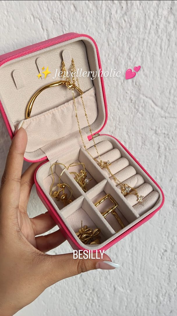 Jewelleryholic✨🤭
.
.
.
Link in bio 🔗
.
.
.
Besilly, jewellery addict, obsessed, anti tarnish, daily wear, jewellery lover, affordable
.
.
.
#besilly #jewelleryholic #obsessed #jewelryaddict #forthesillysideofyou #jewelry