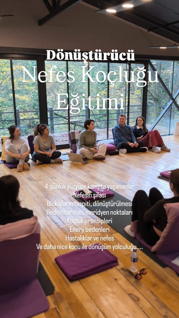 Son koçluk eğitimimizden bazı anları paylaşmak istedim sizlerle 🙏
2017'den bu yana Nefes hayatımın tam da merkezinde ve onu hem bilimsel boyutta hem de ruhsal ve enerji alanında çok fazla inceleme, deneyimleme, aktarma fırsatım oldu.
Her geçen gün insanı anlamak, hem kendimde hem başkalarında o eksik parçaları tamamlamak, yolunda gitmeyenleri şifalandırmak amacıyla daha da doldum taştım. Deneyimlerim, birikimlerim başkalarına aktıkça biliyorum ki çok daha dönüştürücü şahane bir alan açılıyor 🌹
Nefes Koçluğu bu gün çeşit çeşit biçimlerde aktarılıyor. Bazen iki günlük basit eğitimler alanlar da nefes koçu oluyor, bazen henüz kendisi bunun şifasını deneyimlemeyen de. Her meslekte olduğu gibi bu alanda da malesef yanlış aktarımlar mevcut. Fakat şunu çok iyi biliyorum ki , bu insanın doğasında var o yüzden ben şuan için kendi eğitimimden sorumluyum. Kendi seanslarımdan sorumluyum. Kendimce en iyisi olmak için çabalıyorum ve çabalamaya da devam edeceğim 👍
Arada koçluğu basit bir nefes aldırıp verme olayı olarak görenler oluyor ve bu algı beni üzüyor açıkçası. Bu görüntüleri de bir nebze olsun sizlere ışık olması için paylaşıyorum 🙏
Sonraki eğitimi soranlar olacaktır. Şuan belirsiz 😊 birinci son koçlarım süreçlerini tamamlasınlar sonra bakacağız 👍 O sürece kadar sizlere tavsiyem kendi nefeslerinizi açık tutmanız oluyor 😉
Sevgilerimle 💜