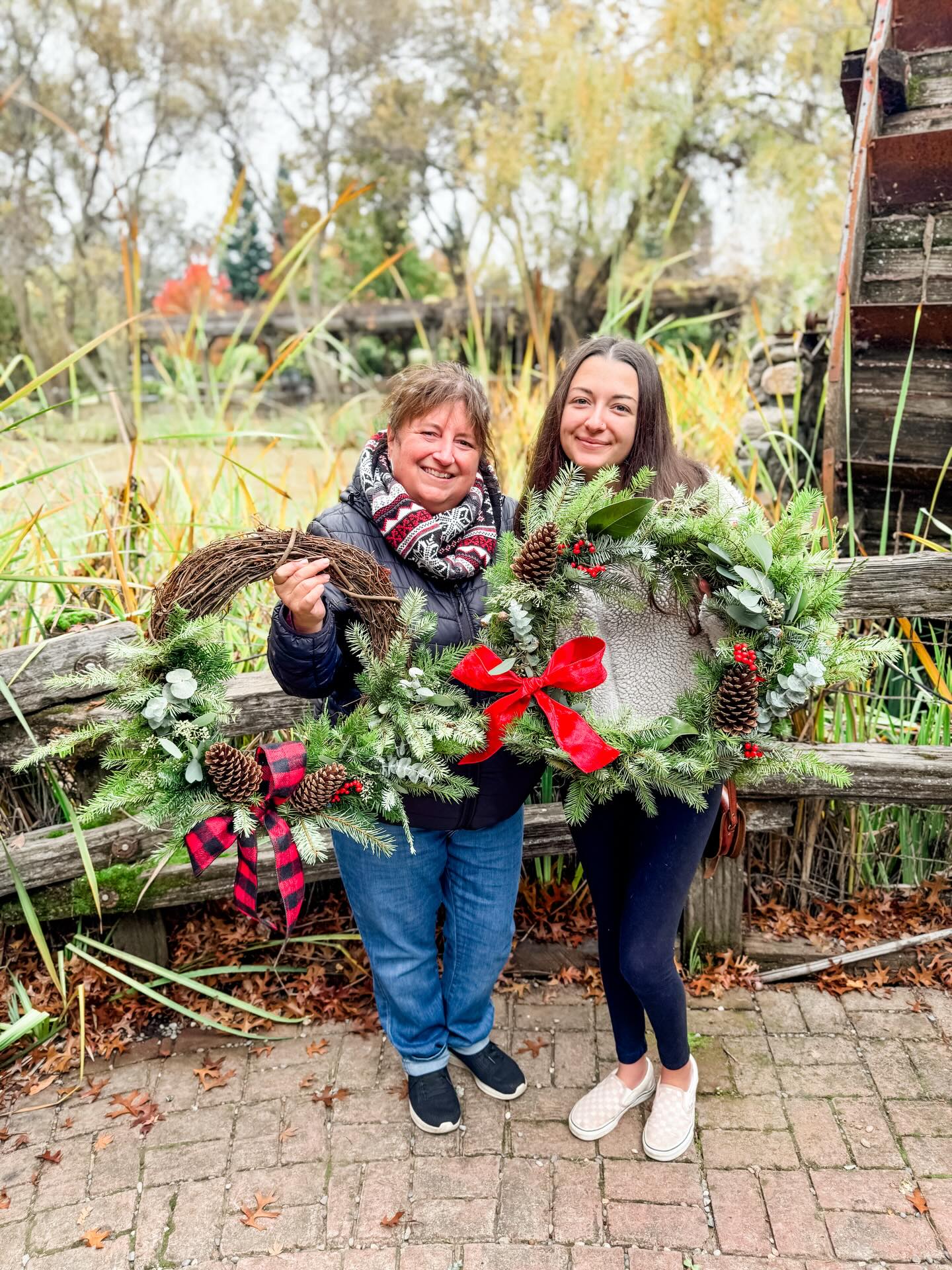 Another fun season of holiday wreath workshops! Thank you to everyone who has joined us and the venues who have hosted us! We have 1 more workshop with space available, tomorrow night 12/11 @lucidwinery at 6:30! Tickets available on our website!
