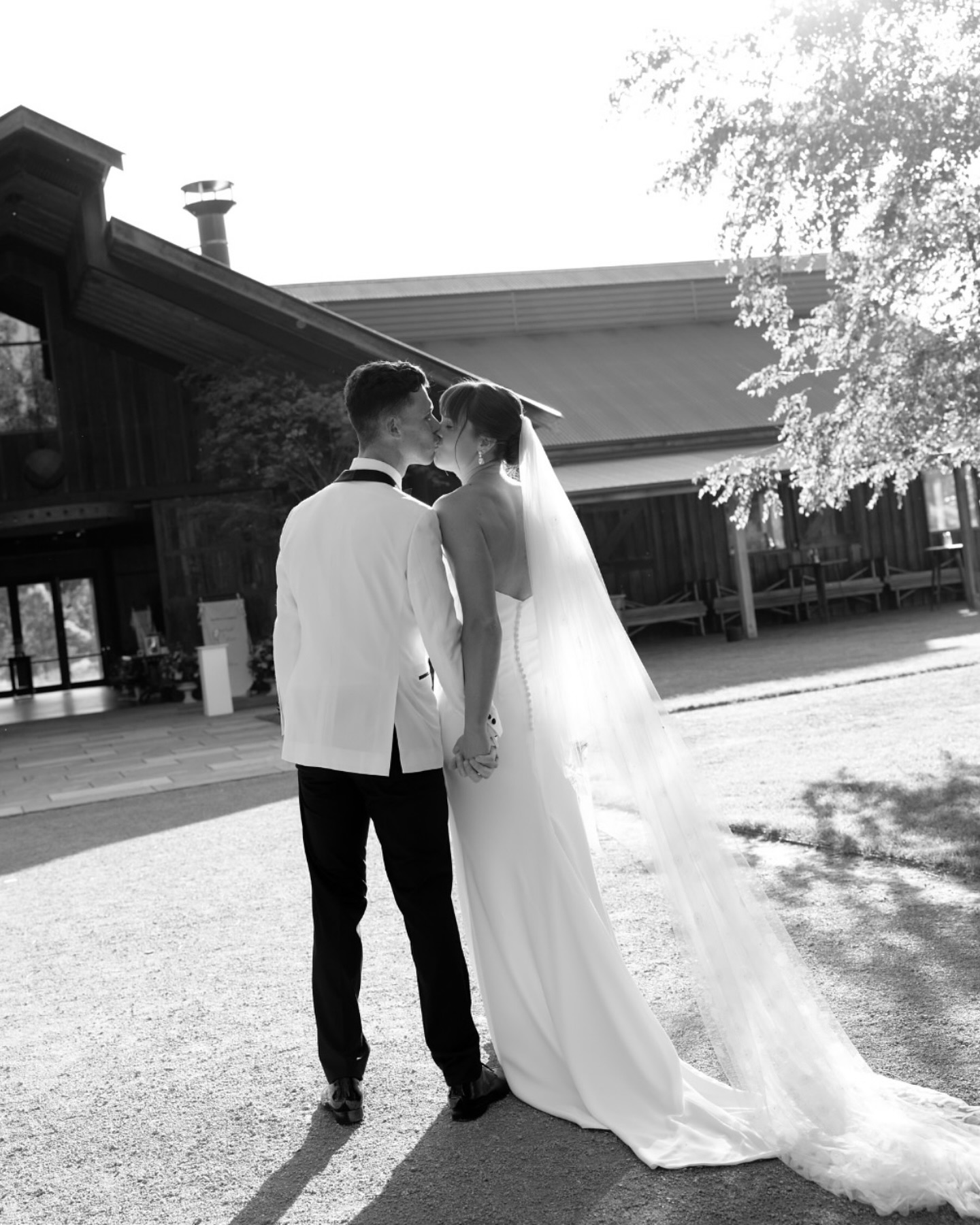 ANGHARAD
Those just married feels at @bendooleyestate captured by @mattashton_photo
Makeup by @bridalglowco ASH
Hair by @absolutehairbytia