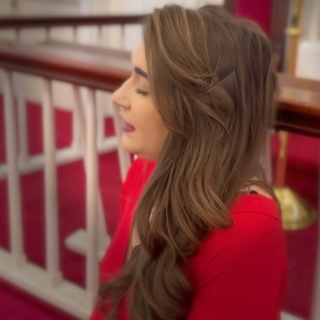 Good Morning my beautiful friends. I just wanted to let you know my segment airs today at 11am on Cox Channel 60 in Virginia! I’ll post the link here soon but I wanted to just share what a true honor it always is to be a part of the show, but also being able to film and sing Silent Night in my home church and share it with the world means EVERYTHING to me. I hope you enjoy the segment with some Easter eggs of things coming up in my music career! I’m so excited to share it with you ALL! 😍 let me know what you think of the segment! Happy Show day and Happy Holidays!