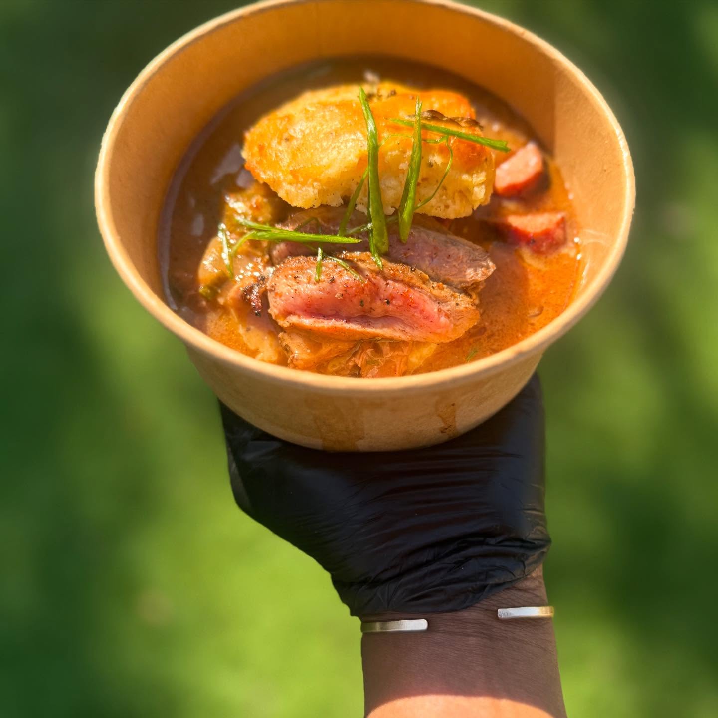 ✨Today is a great day for a Corn & Green Onion Biscuit with Smoked Duck & Andouille Sausage Etouffee gravy!
Come see us at the market!!