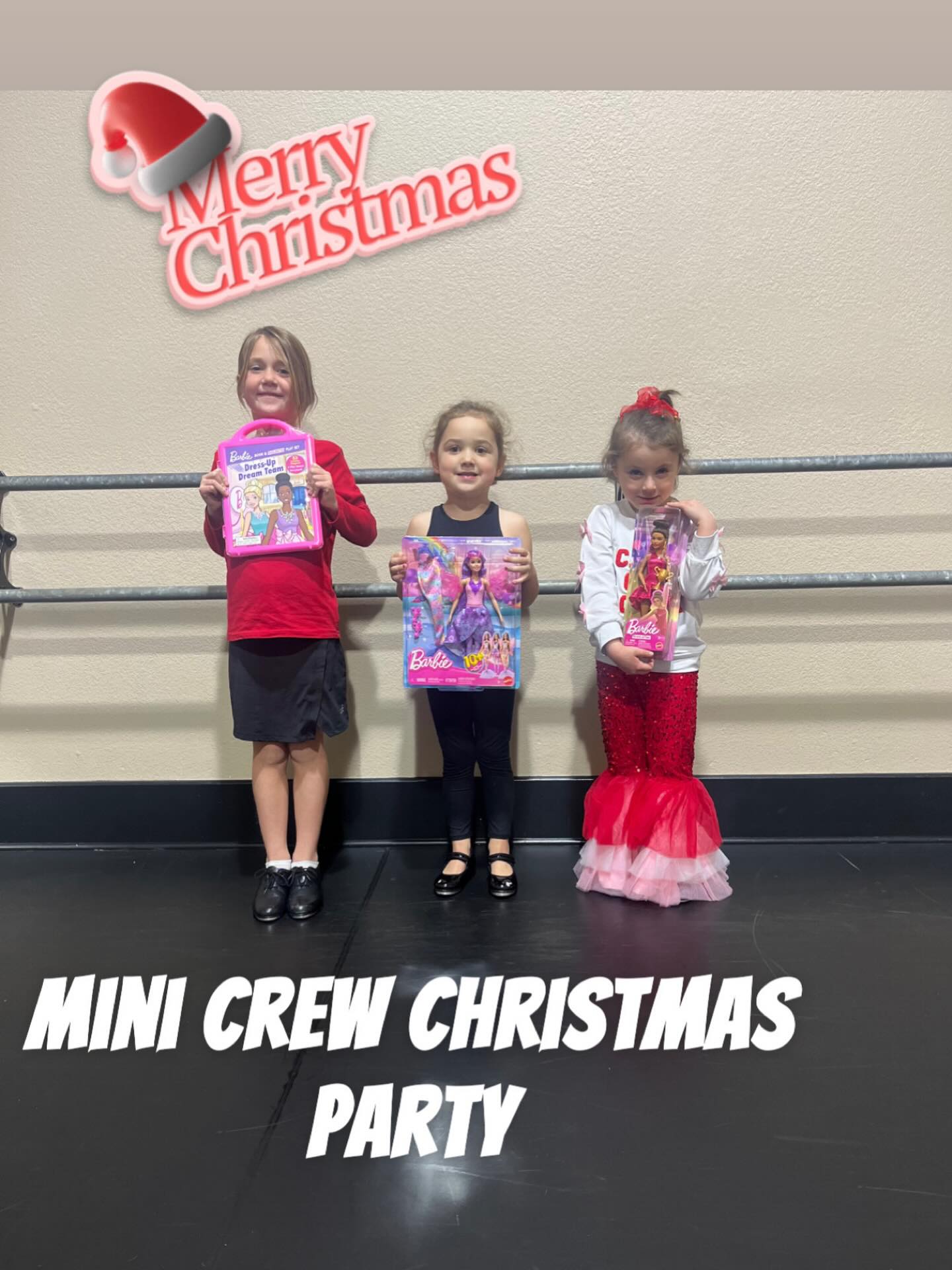 These cuties had a Mini Crew Christmas!! 🎄🎅