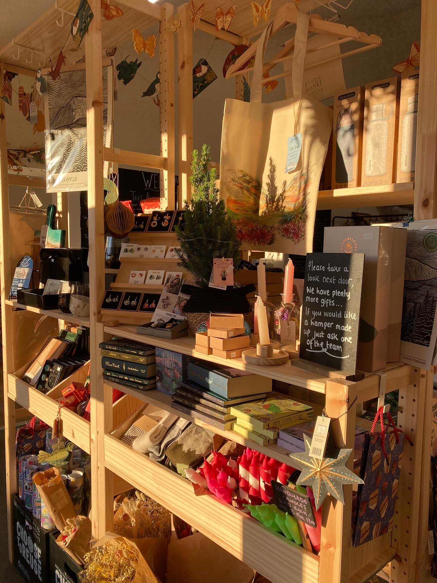 🎄 Festive shopping evening! 🛍️
Join us from 6-8pm tomorrow evening for our festive shopping event & advent window reveal
Enjoy mulled wine & nibbles whilst browsing our gifts or make your own hamper with our complimentary hamper packaging 🎁
Looking forward to seeing you there! ✨
🎅🧑🎄 🎁 🎄 🌟
#turnipthebeet #festiveshopping #adventwindow #mulledwine #nibbles