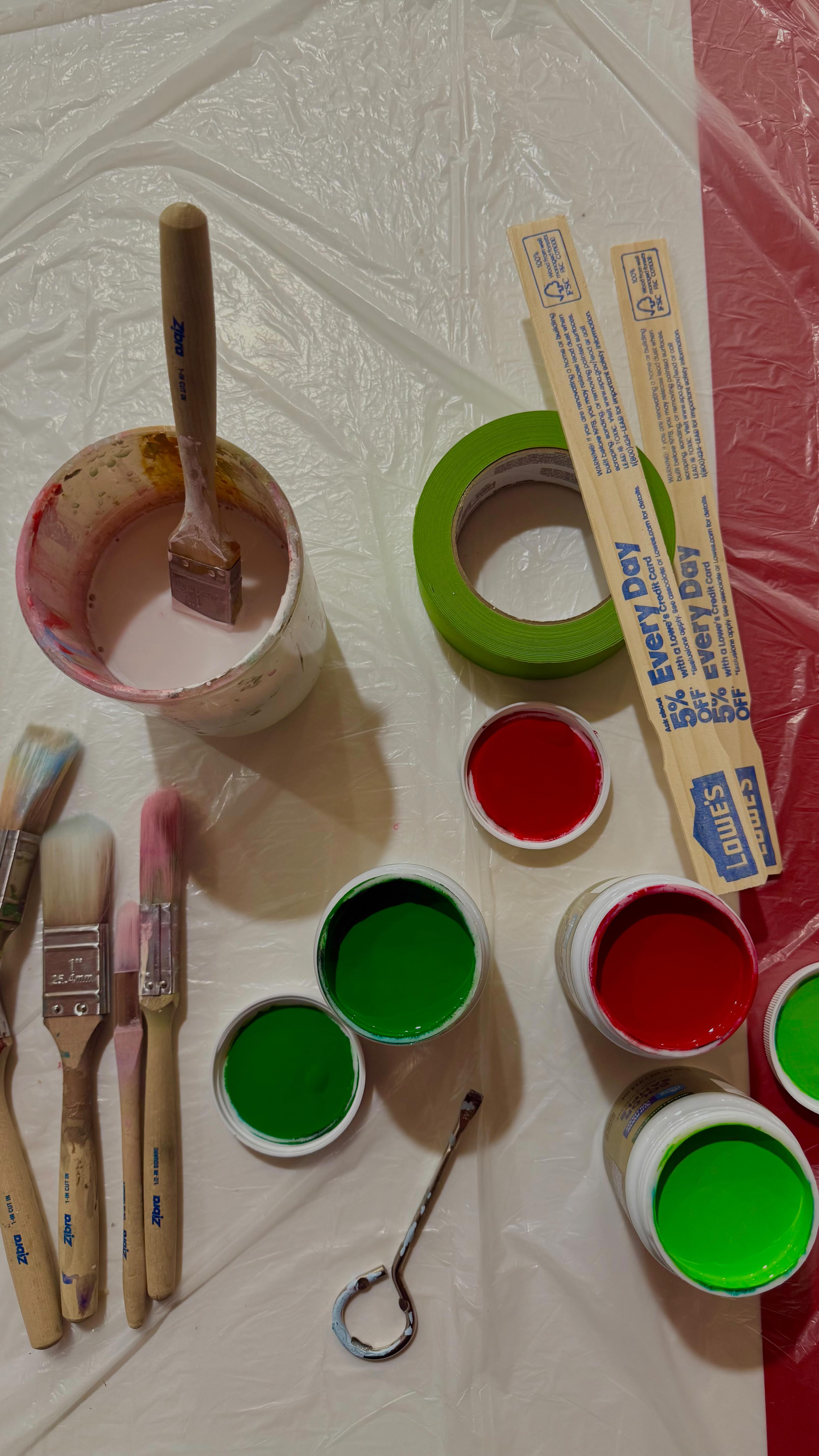 Removed the old wallpaper from the previous owners and brought in a whole new vibe for It’s A Wrap at the Palm Desert Mall.
Fresh walls, fresh energy. 🎨✨
#ItsLunaVisuals #MuralArtist #PalmDesertMall #ItsAWrap #WallTransformation #BeforeAndAfter #CoachellaValleyArtist #DesertCreatives #SupportLocalArtists #ArtInPublicSpaces