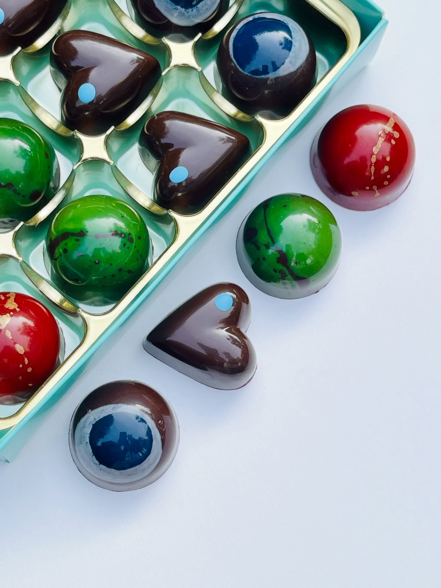 With Christmas fast approaching, we’ll be bringing our artisan chocolates to two wonderful London markets this weekend. ✨🍫
📅 Saturday 13 December
Find us at @wappingdocklandsmarket
🕣 10am–4pm
📅 Sunday 14 December
We’re heading to @allypallyfm
🕣 10am–3pm
If you’re hunting for eye-catching Christmas gifts (or a treat for yourself 😉), come discover our artisan chocolates, handmade in London.
Beautiful, delicious, gift-ready. 🎁💝
#artisanchocolate #londonchocolate #londonmarkets #christmasmarketslondon
#christmasgiftsideas #handcraftedchocolate #smallbatchchocolate
#supportlocalbusiness #foodiefinds #christmasinlondon #luxurychocolate
#handmadegiftsuk #treatyourself