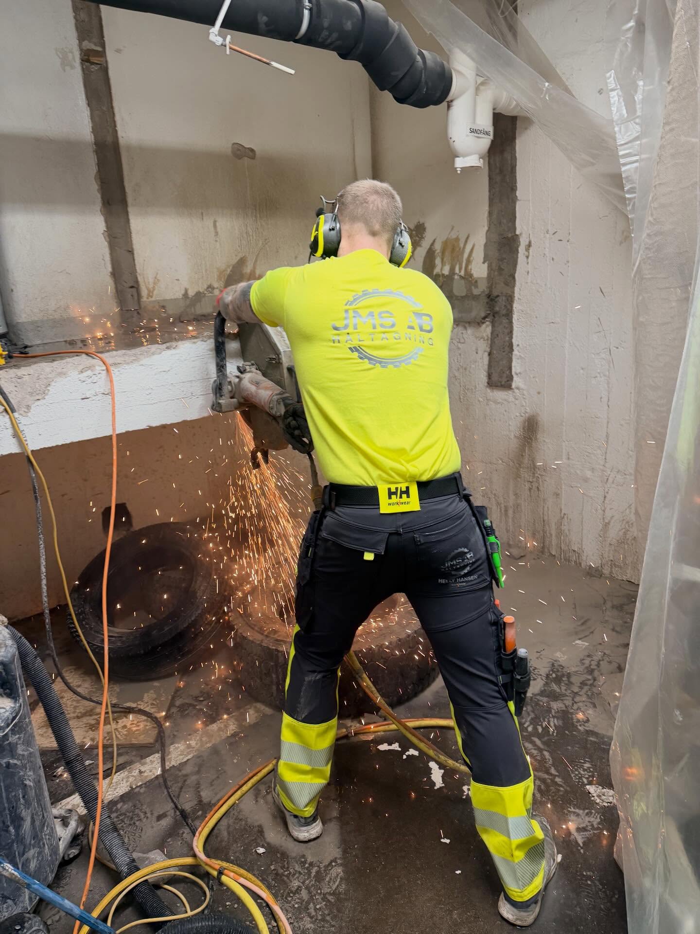 Vi välkomnar Emil till vårat team.
Emil har många års erfarenhet utav Betonghåltagning och kommer bli ett värdefullt tillskott 🙏💪