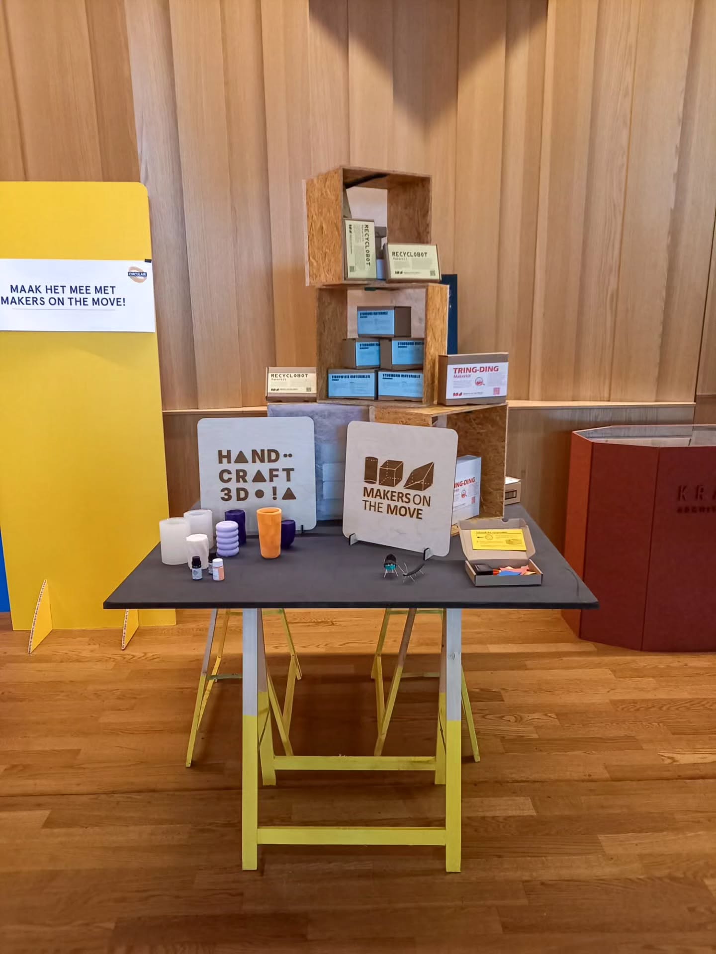 Innovate is hét podium voor toekomstbouwers, impactmakers en changemakers in regio Arnhem/Nijmegen, en wij waren er bij!
Tijdens INNOVATE EXPERIENCE 2025 lieten we bezoekers ontdekken hoe circulair maken leuk, laagdrempelig en inspirerend kan zijn.
We introduceerde nieuwe workshops voor volwassenen en namen onze favoriete makerkits mee. Met deze makerkits konden bezoekers direct aan de slag 🤖
#MakersOnTheMove #InnovateExperience2025 #CirculairArnhem #maakonderwijs #sustainableeducation