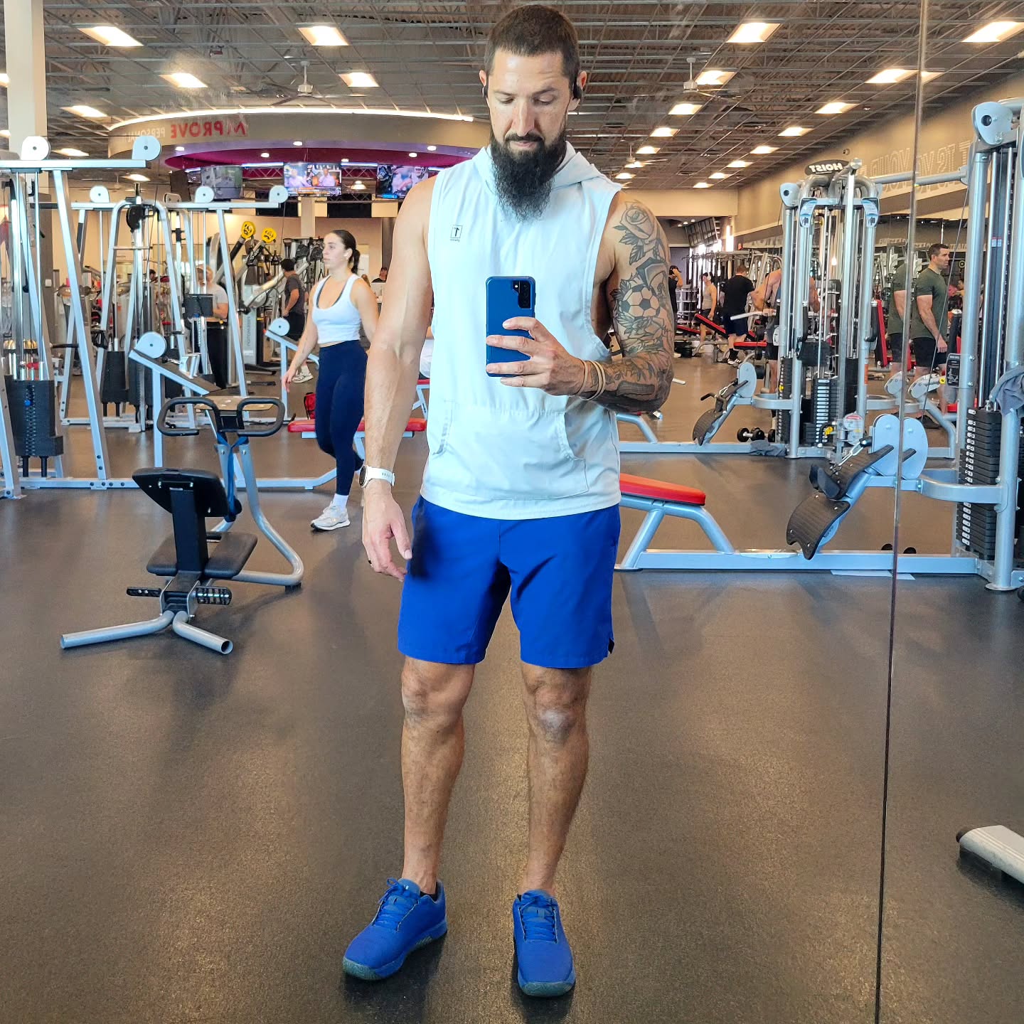 2025 will go down as the year I worked out less than any year before.
.
New dad life
Relocated (twice)
New job
Kidney stone
Lots and lots of travel
Back injury
.
But it's making me that much more determined to end the year strong...or at least with consistency.
.
No waiting for the New Year.
.
2 weeks back into my early-morning routine (5am wake-up) again, and I'm finally feeling like me again.
.
Got a ways to go...but I'm just focused on winning one day at a time.
.
Don't throw in the towel, friends.
Still plenty of ground to gain in 2025.
.
We're in this together🫱🏻🫲🏼
.
.
Walk The Talk.
.
.
.
#WalkTheTalk #KeepGrindin #fitness #fitnessfam #fitfam