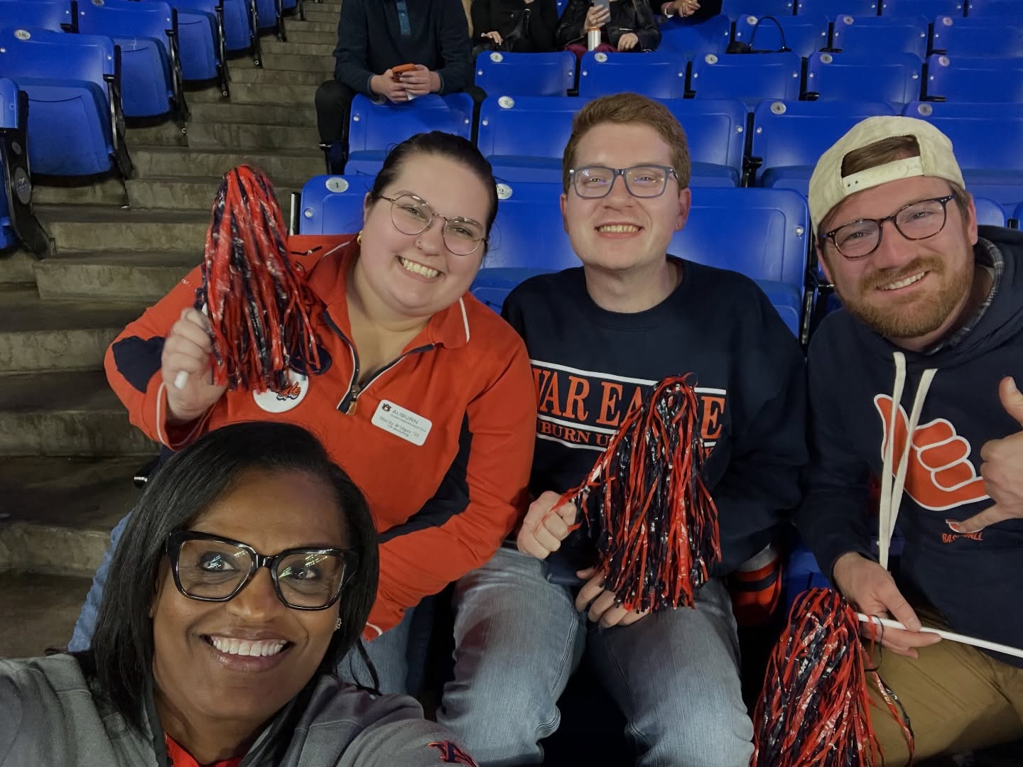 We had a blast cheering on @auburnwbb this week as they took on MTSU down in Murfreesboro! We got another win in the books while getting to welcome them to Music City-adjacent, and we can’t wait to welcome them back in January when they face off with Vandy!
And thank you to @theboulevard_boro for hosting us for a happy hour before the game! War Eagle!