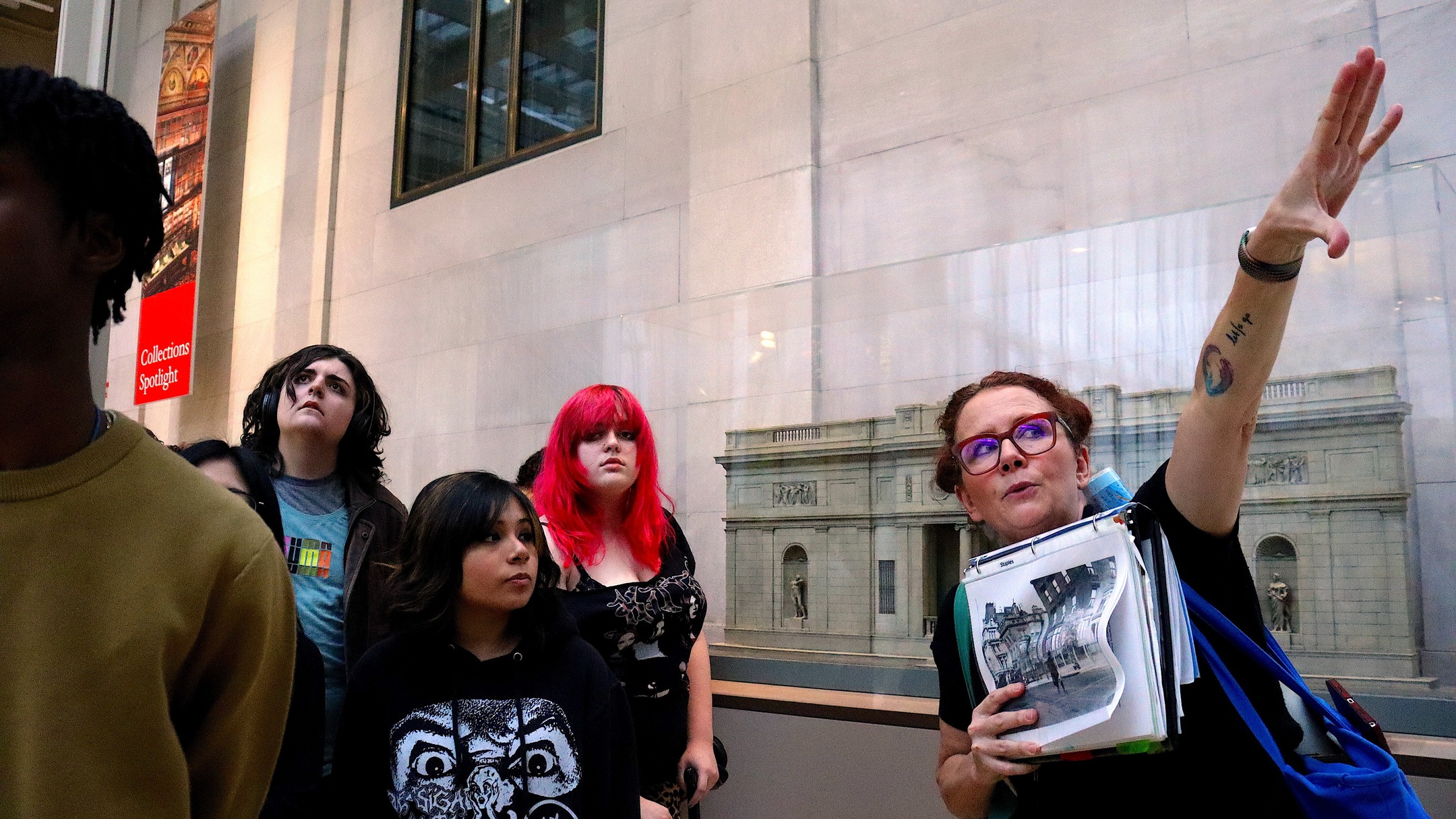 Sci in Art: Worldbuilding trip to Morgan Library in conjunction with artist visit. Students learned about illuminated manuscripts, gilding, and made their own paint from both organic and inorganic substances through our partnership with the Morgan Library.