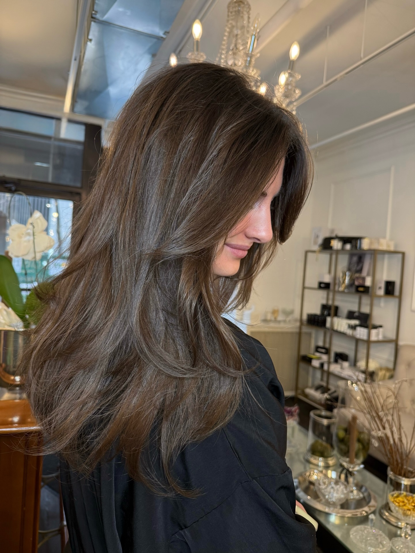 Winter hair needs a little extra love — especially during the dry, chilly months and the busy holiday season.
✨ To keep your hair looking its most gorgeous, focus on deep hydration, consistent trims, and protecting your strands from heat and harsh weather. Weekly masks restore moisture, heat protectants guard your shine, and a soft trim every 8–10 weeks keeps your ends polished for every holiday event and photo.
Our team specializes in maintaining healthy, beautiful hair through winter blonding, extensions, and festive styling, ensuring your look stays radiant all season long.
Book a consultation and let us help you step into the holidays✨🎁🫶