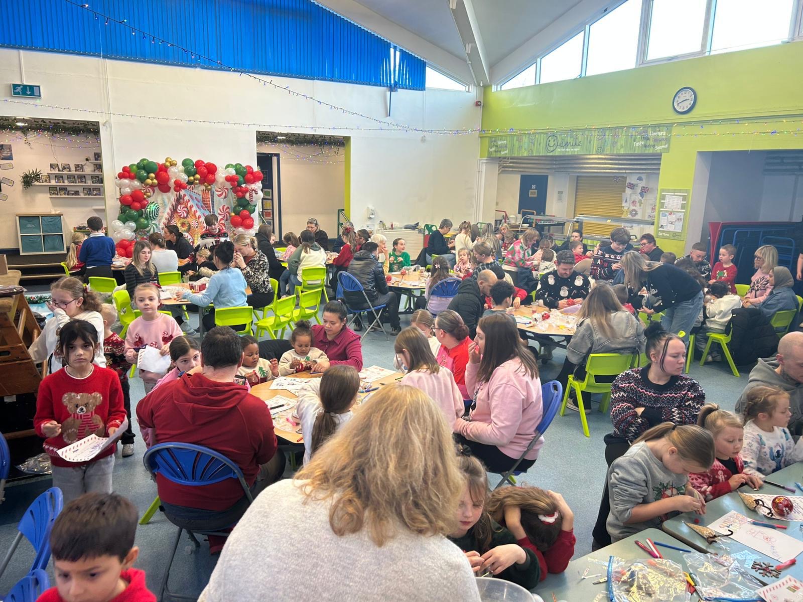 🎄✨ The children had a fantastic time at our Christmas Craft last Thursday. ✨🎄
It was lovely to welcome so many parents into school to work alongside their children, creating wonderful Christmas crafts and special memories together!