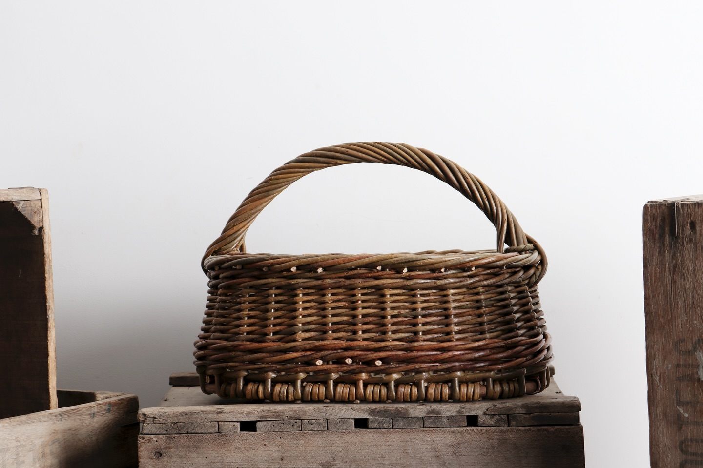 One from the archives.
Small oval basket with wrapped handle.
Hoop and scallom construction.
Woven with Dicky Meadows willow.