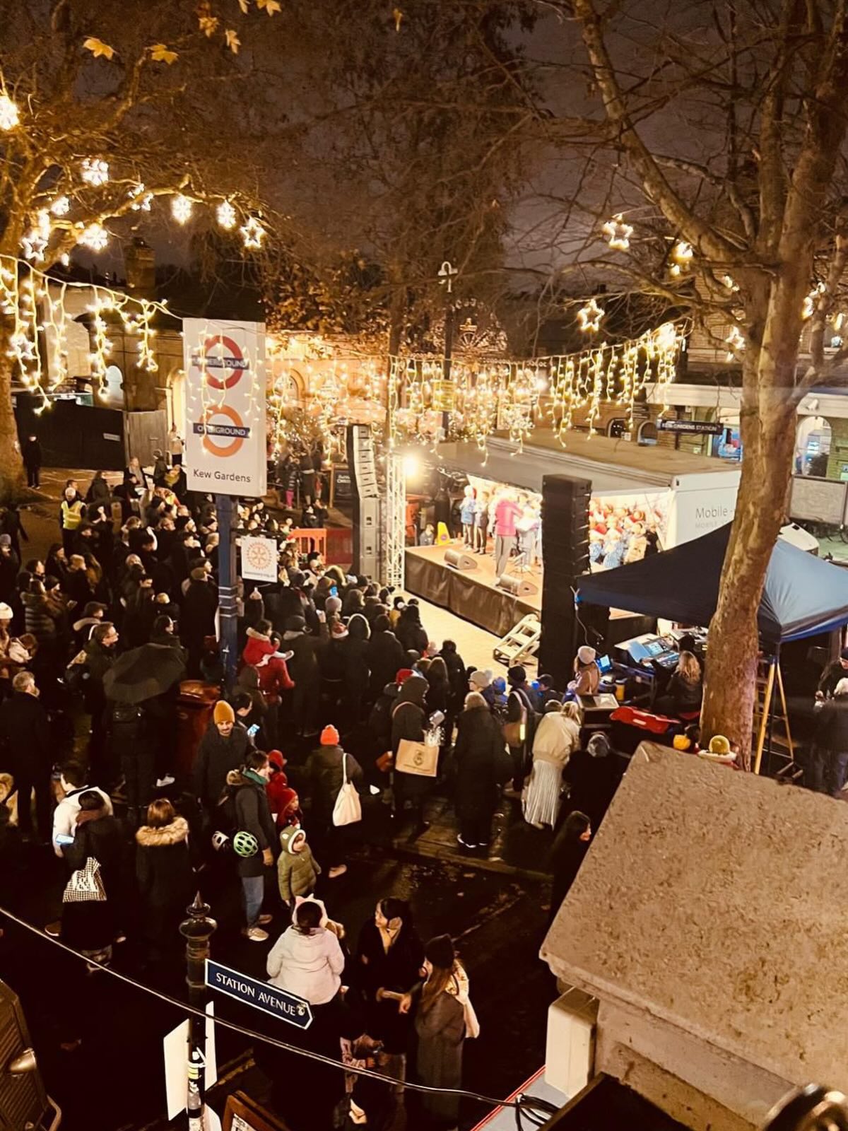 Rain couldn’t dim the magic at Kew last night ✨
Christmas has officially begun!
Huge thanks to everyone who made it sparkle. 🎄💖
#kew #christmastime #kewsparkle #shoplocal #supportsmallbusiness #community