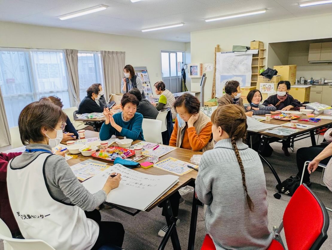 宝立集いの会✨
個別避難計画説明会をとクリスマスリース作り
珠洲防災カルタをしました😊
説明会では福井弁がいいねーと褒めてもらい😅
正院町の避難訓練動画視聴では
「自分達もやってみたい!」と👍
クリスマスリース🎄作りも珠洲カルタも楽しんでもらえて
大盛況でした♪
#個別避難計画
#復興支援
#珠洲市
#宝立町