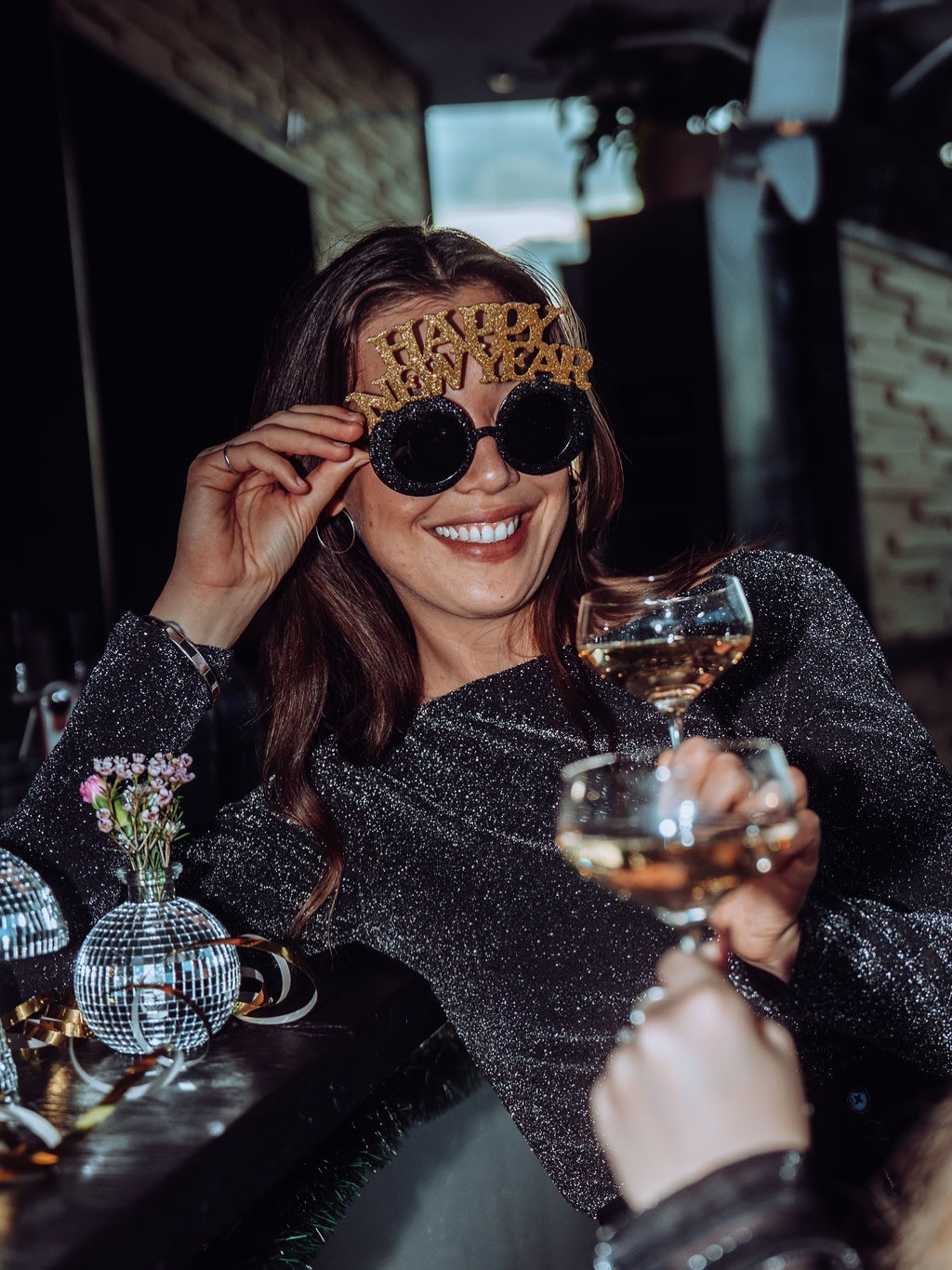 ✨ It’s Champagne o’clock!
Ring in the New Year above Vienna’s rooftops at the Aurora Rooftop Bar. Enjoy stunning views, delicious bites like grilled chicken yakitori, mini waffle cones, and a live beef tartare station, paired with sparkling champagne and hot beats.
🎧 DJ Phil R.
Genres: House, Tech House, Disco House, Electro House, Mashups, HipHop & RnB
👉 Let’s say goodbye to 2025 in style and dance into an unforgettable night!
#newyear #champagne #aurorarooftopbar