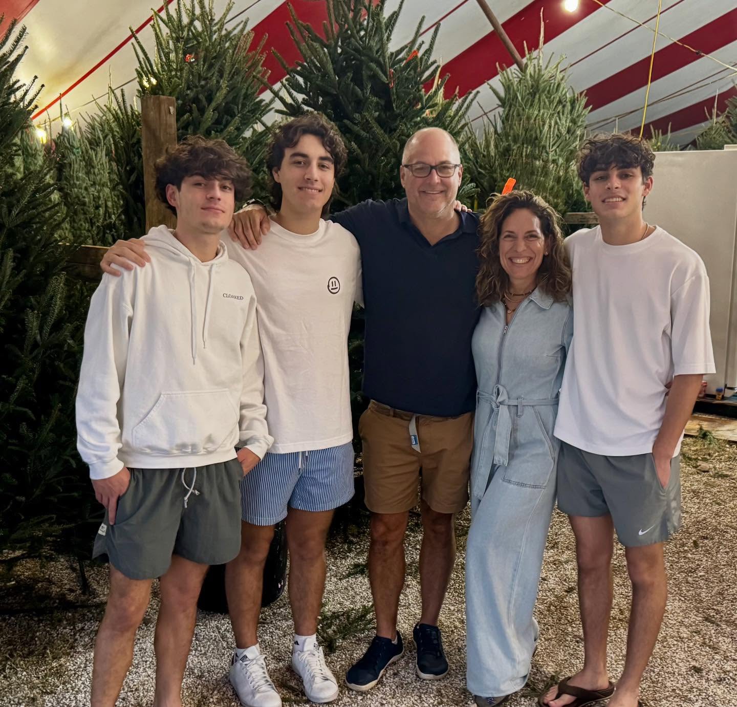 Oh Christmas Tree…this year I sensed there was a great holiday debate :
Real Tree 🌲 vs. Faux Tree🎄
I’ve given it much thought so wanted to share some pros and cons to help you with the debate:
🌲REAL CHRISTMAS TREE PROS
- Full-on tradition: the drive, the hunt, the “this one’s perfect” moment
-Smells like December magic the second you walk in
-Every year the tree is unique
- Feels nostalgic, cozy, and straight out of a holiday movie
CONS
-Needs water, weekly
-Pine needles everywhere
-Lights = a full cardio workout
-January comes and suddenly… goodbye, tree
⸻
🎄FAKE CHRISTMAS TREE PROS
- Snap, fluff, plug in… DONE
- Pre-lit = instant joy, zero tangled-light drama
-No mess, no needles, no watering
-Shows up perfectly every year like a reliable old friend
CONS
- No natural pine-forest smell
-Less of a “memory-making outing”
-Same look every year
🌲
Real tree = the romance
Faux tree = the efficiency
🎄
Some years call for tradition, and sap on your hands. Other years call for ease, glow, and a glass of wine while the lights magically work.
🎁
There’s no wrong choice—just what season of life you’re in…so this year what will bring you joy? Let me know if you went real or faux?
#nojudgementzone #christmastree #realvsfake