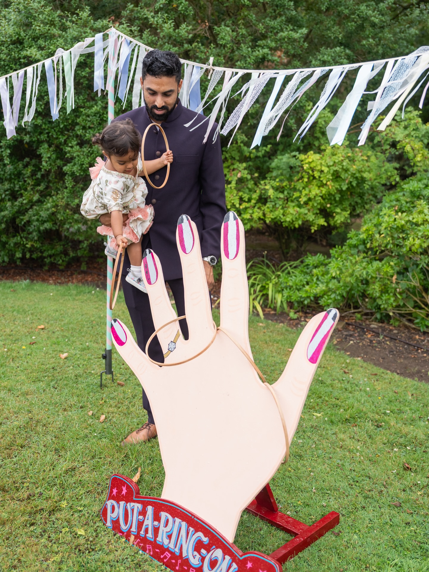A beautiful day at the @fennesweddings although it rained everyone still loved playing and having some candy floss.
We will set up come rain or shine and us British will always embrace the weather.
Photos from @kamdhimanphotoandmotion
#essexwedding #thefennes #comerainorshine #photooftheday #art #bride2026 #bride2027 #food #candy floss #thebestweddings