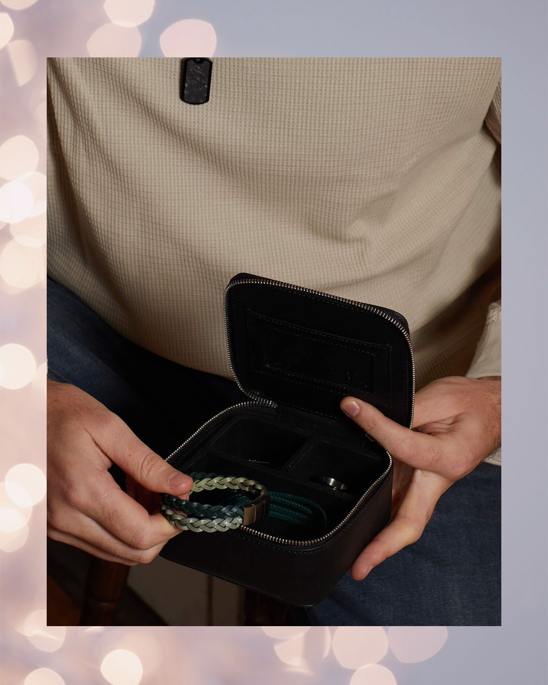 Celebrate Day 9 with a gift of style and organisation.
For today’s festive offer, enjoy a FREE men’s leather jewellery box worth £50 with all orders £75 and over. Simply add the jewellery box to your cart along with at least £75 of other items and you'll receive the handy storage box free of charge.
A refined finishing touch to any Christmas gift.
#prhjewellery #primrosehilljewellery #fredbennett #mensjewellerybox #freegift #jewellerystorage