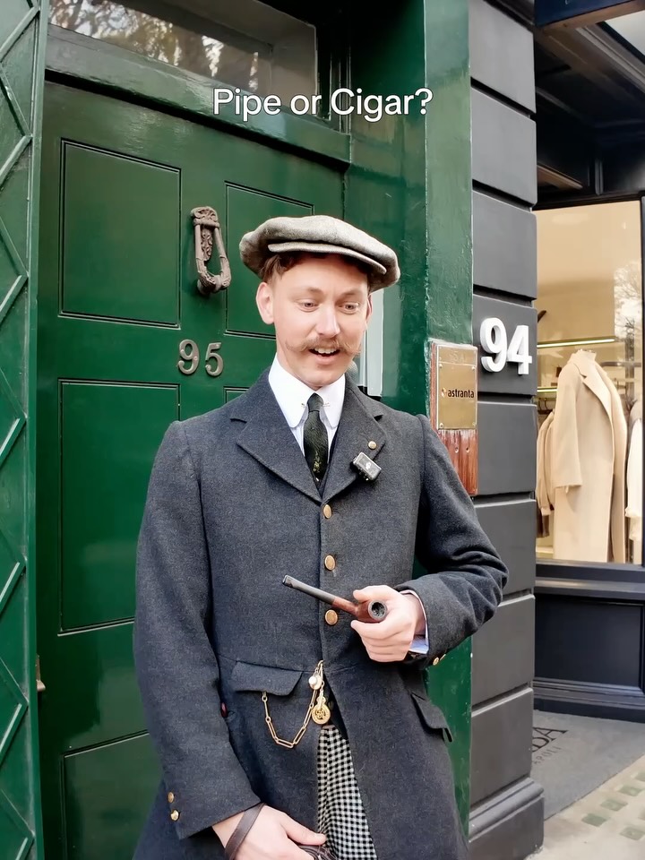 Pipe Tobacco: does it taste better than cigars? Tell us your take!
We had the pleasure of meeting so many new people and discovering the stories behind their winter wardrobes at this year’s first-ever Winter Grand Flâneur Walk, hosted by chapmag.
#GrandFlaneur #Charatan #TheChapMag