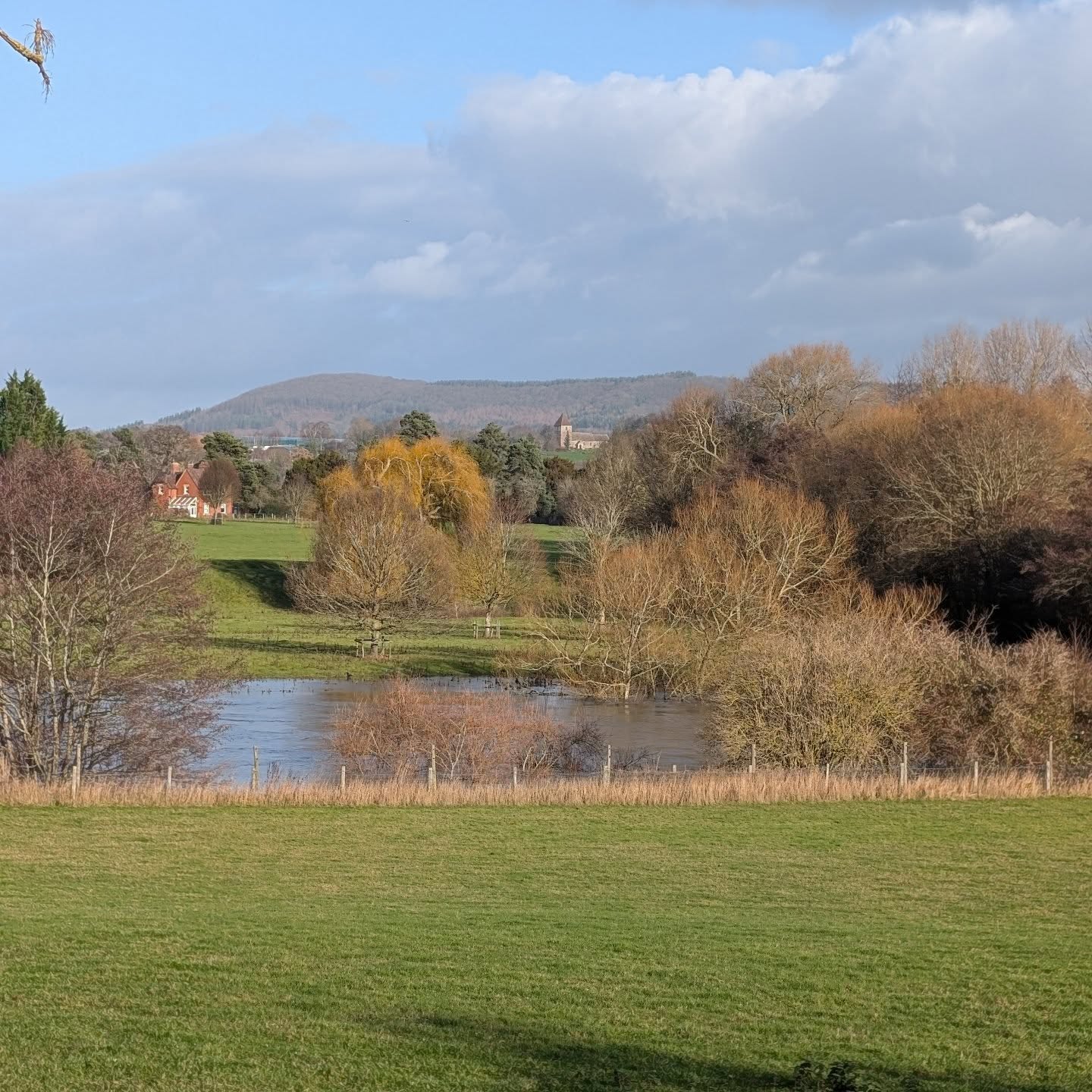 We have a riverside view of the River Wye this morning 🤩🤩
Andy hasn't seen it yet as he is busy 'cracking on' getting all your orders fulfilled, we can't thank you enough for all your amazing support 😍😍🍫🍫
We are out and about this weekend @haymarketsltd Christmas Market on Saturday, find us in the Buttermarket 🍫🍫
Andy will be @frankpmatthewstrees for their Christmas Fayre 😍😍🍫🍫
See you soon 🥰
www.andrewkingchocolates.com
#christmasmarkets
#specialgift
#artisanchocolatier
#artisanchocolates
