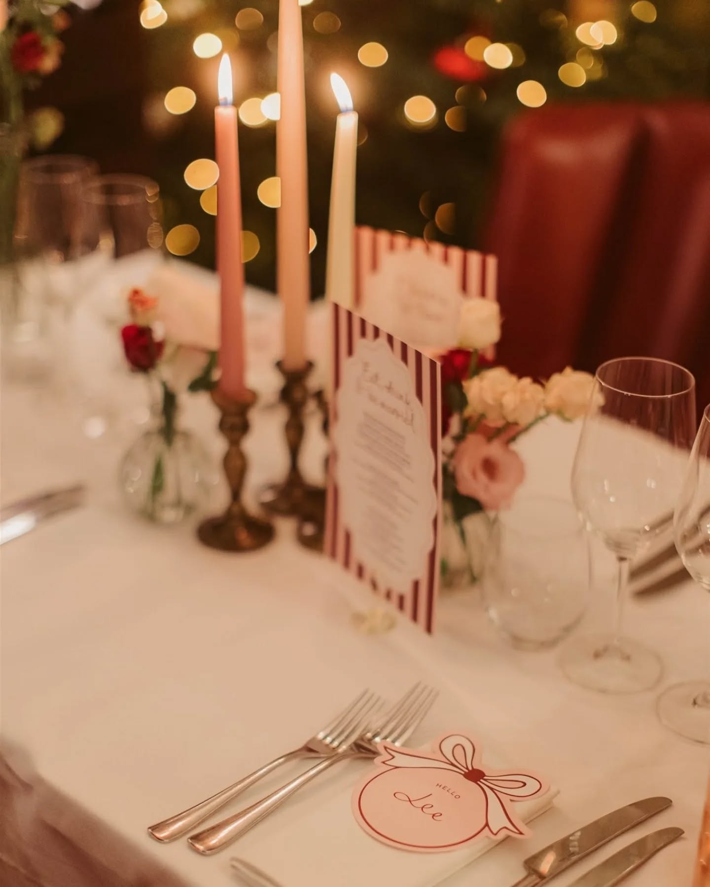 Almost one year on, Hannah + Brett’s intimate festive city celebration continues to charm.
Photographer: @nickrayphoto
Ceremony: @marrymeinchelsea
Reception: @thesurprisechelsea
Flowers: @flowersbyeve
Car: @charlesworthwed
Dress: @oddmuselondon
#weddingstationery
#weddinginspo