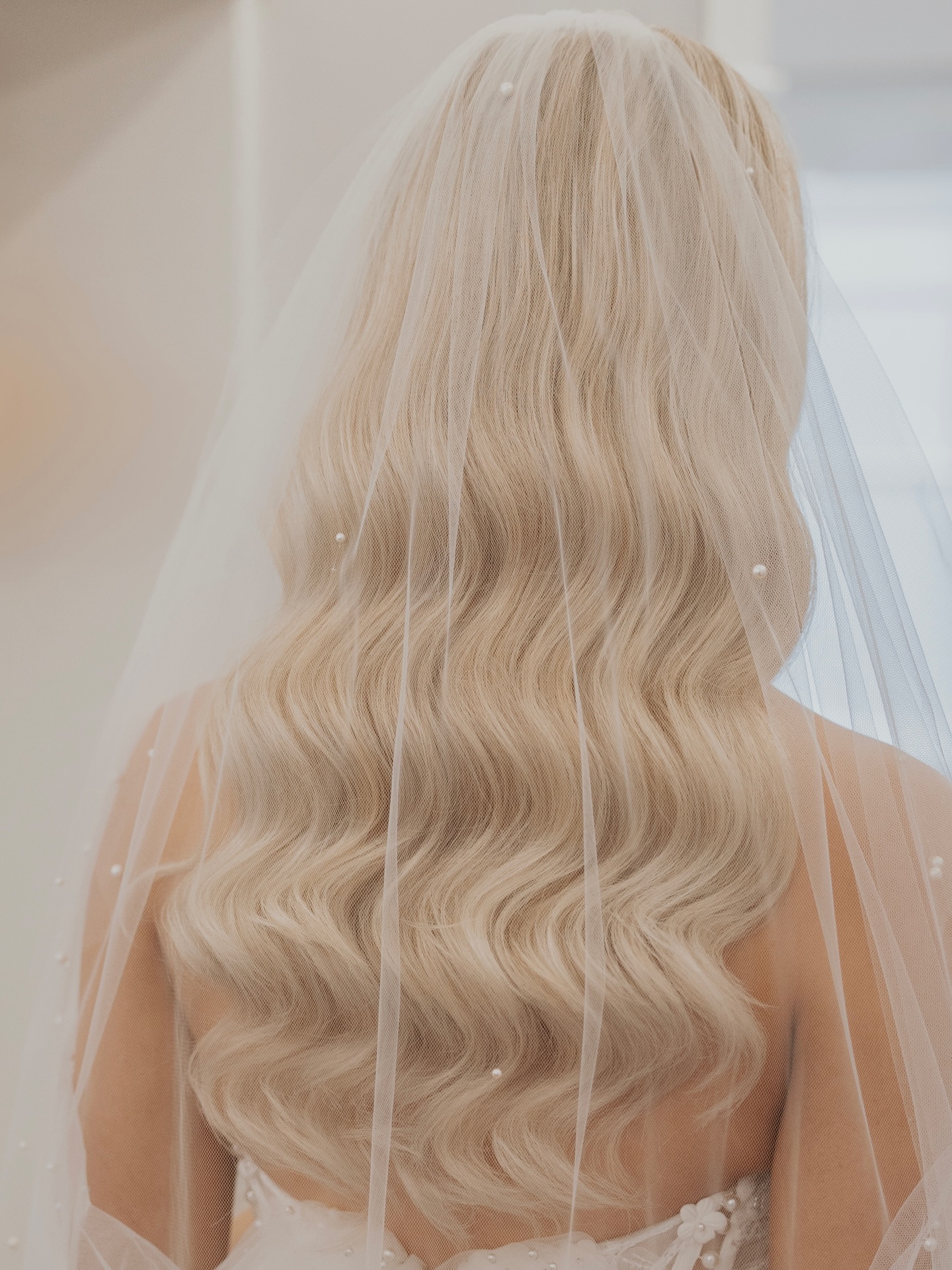 Hollywood Waves 💫
I’m still obsessed with Rhianne’s bridal look, she looked absolutely stunning and these Hollywood waves suited her perfectly!
We used a full head of clip in extensions from @cliphairlimited which Rhianne hired from me as she was only planning on wearing them for her special day. This is a service I offer to all my brides (if I have your chosen colour and length in stock) We’ll go through all of these details at your trial, if you’re dreaming of a style that needs a little extra volume ✨
My 2027 books open in January! If you’d like to join my waiting list, please click the link in my bio 💌
Gorgeous photos taken by - @rabbit_house_studio
Make up artist - @charlottealbert.makeup
Venue - @thegreencornwall
.
.
.
@redkenpro @milkshakehairuk @colorwowhair @kykhaircare @prostylinguk @ghdhair @got2b @babylisspro @schwarzkopfprouk
#bridalhair #hollywoodwaves #bridalhairstylist #weddinghair #bridetobe #timelessbrides #bridalhairstyles