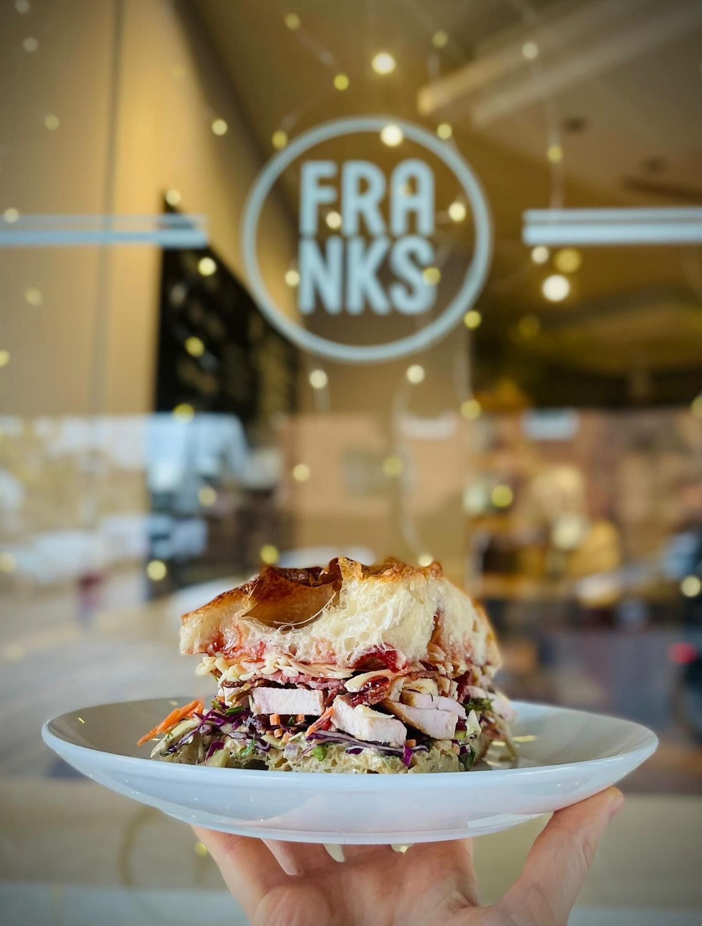 We’ll be running our turkey club for takeout during December. Brined & roast turkey, streaky bacon, Gruyère & cranberry coleslaw. Gobble gobble and it’s only £9 for a well sized, quality sarnie.
Pret would charge you £18.40 and you’d be sad, dejected and riddled with empty calorie anxiety for the rest of the day. Pop in! On the counter now.
#sandwich