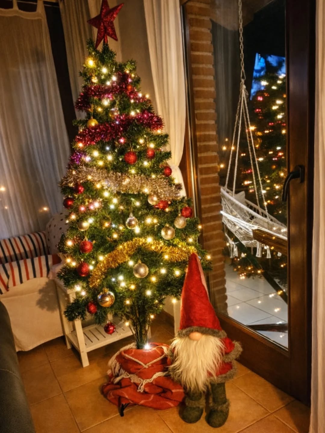 🫶🏽 En Ca La Mary ya huele a invierno bonito.
A manta y peli, a luces encendidas, a ese silencio que solo se escucha cuando la casa te abraza.
🎄 Si este año te apetece regalarte unos días diferentes, la casa estará disponible también en Navidad.
💌 Para más información, escríbeme por mensaje privado.
#CaLaMary #regalatemomentos #navidad #casavacacional #escapadanavideña #Girona