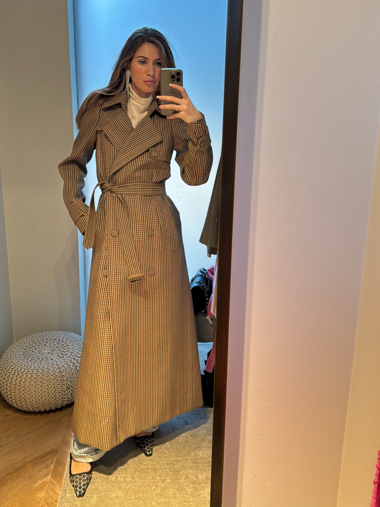 Look 1
Coat @driesvannoten
Look 2
Jacket @ermannoscervino
Top @gucci
Look 3
Cape @jilsander
Look 4
Top @gabrielahearst
Dress @maisonvalentino
#personalstylist #personalstylistlondon