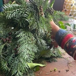 Feeling Christmassy - wreath making at The Print House # tenterdenladies #christmasfun #jointhefun #muddystilletos #tenterden