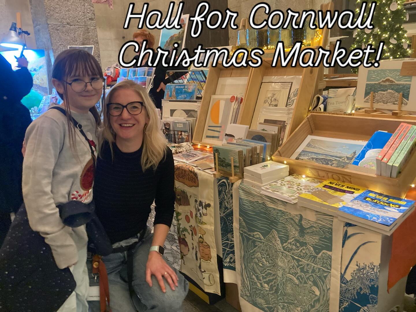 Late night Christmas shopping in Truro, you must pop in to the Hall for Cornwall for some festive delights! Art, food, foraging books(!), jewellery, plants, crafts… it’s all there! @hallforcornwall #foraging #crafts #christmas #giftideas #truro #market #presents #cornwall