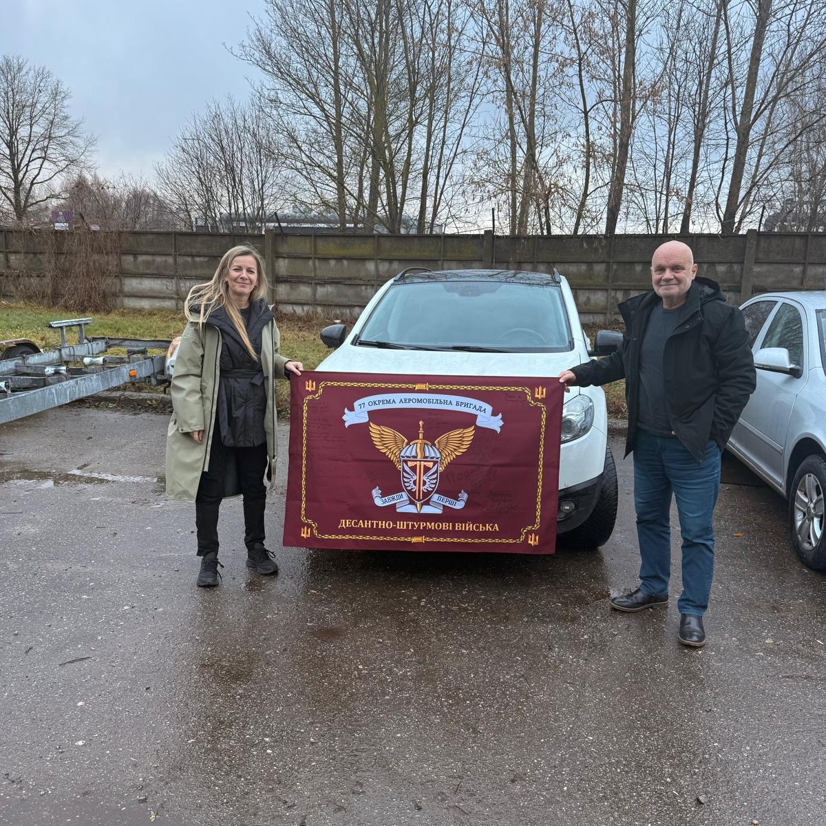 "NODODIET, LAI UKRAIŅI TURAS!" - saka Valdis, ziedojot savu Nissan automašīnu 77.brigādei Donbasā 🇺🇦 🇺🇦
🇱🇻 🇱🇻 Paldies Valda kungam un ikvienam ziedotājam, kas neļaujas dezinformācijai un meliem. Mēs turpinām piegādāt palīdzību tieši brigādēm ar oficiālu piegādes dokumentāciju, apliecinot, ka automašīnas un piegādātās preces nonāk konkrētās militārās vienības rokās.
✅ Kā par to var pārliecināties?
✅ 1. Pa katru auto ir brigādes komandiera parakstīts pieprasījums par konkrētu auto, norādot VIN Nr.
✅2. Katrs auto tiek noformēts tranzītam uz ārpus kopienas valsti, tiek izvests no ES ar numuriem.
✅3. Auto Ukrainā tiek ievests un deklarēts kā humānā palīdzība uz konkrētu vienību, fiksējot ar muitas deklarāciju.
Paliekam spēcīgi un vienoti cīņā pret tumsas impēriju 💪 💪