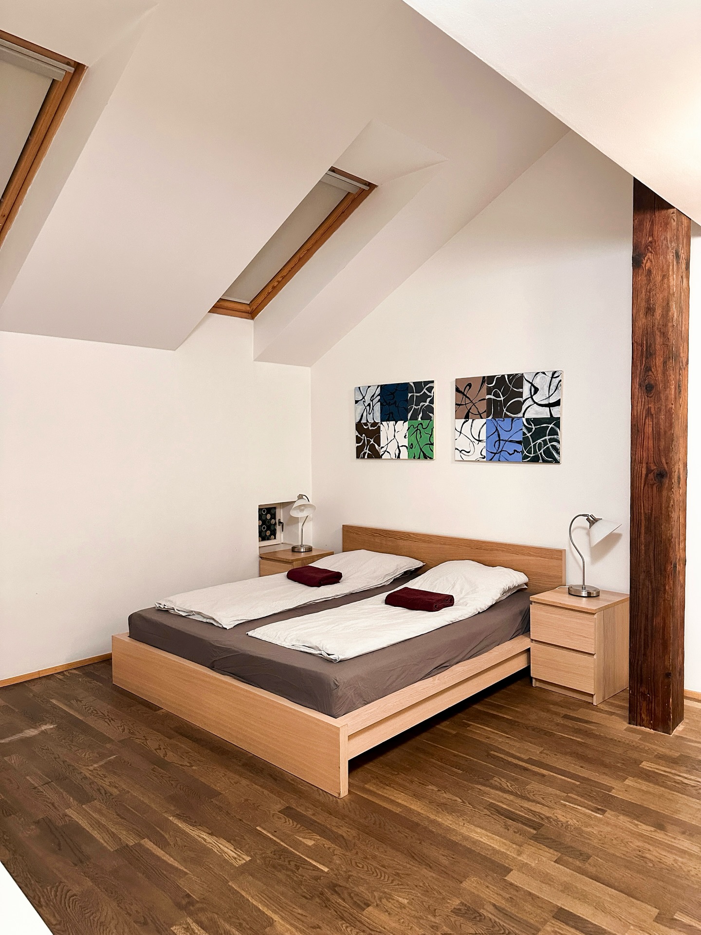 Visiting Prague in 2026 and want an entire place to yourself? We’re renting a modern, spacious 2-bedroom apartment with a terrace, located in the heart of Prague! DM for the Booking/Airbnb link 💜
#praha #prague #praguetravel #trip #praguerent #pragueairbnb #praguehome #airbnb #praguetrip #프라하 #프라하숙소 #프라하맛집 #프라하호스텔