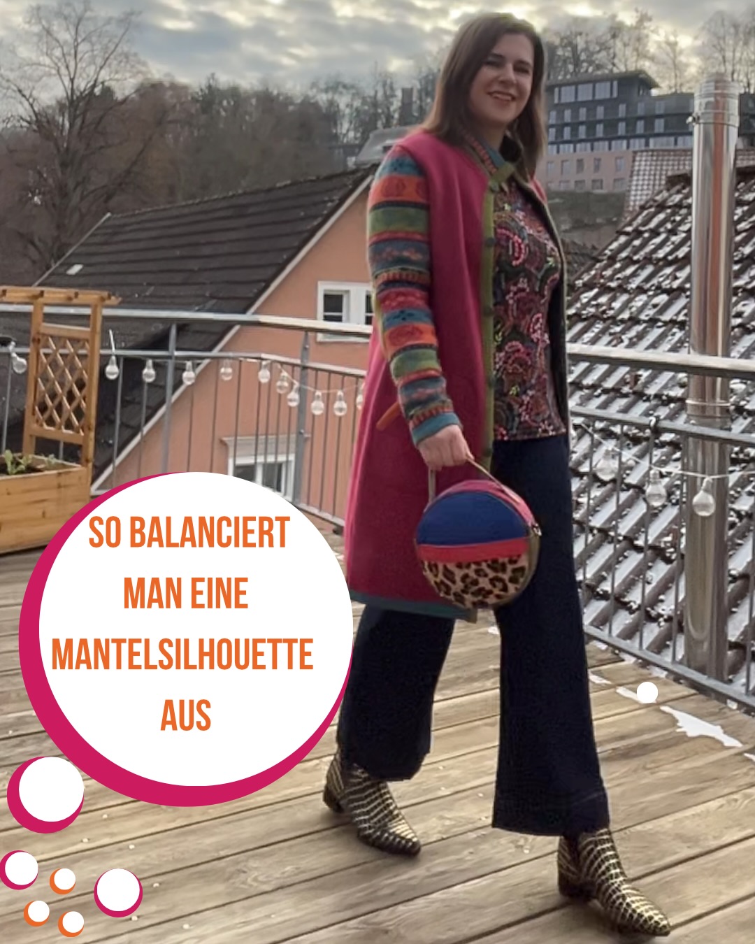 Bei der Silhouette ist Balance kein Zufall. Wenn ein Mantel mit Längslinienführung auf geometrische Figuren trifft, entsteht genau dieser Look. die weite Hose und die Chelsea Boots ergänzen den Look, während die runde Tasche eine Visuelle Harmonie schafft und die Struktur bricht. Speicher dir den Beitrag ab, damit du diese Tipps parat hast, wenn du Sorge hast im Mantel klein auszusehen. #Stilberatung #GeigerSchuheundTextil #Modebewusst #Traumpaare #StilImpulse