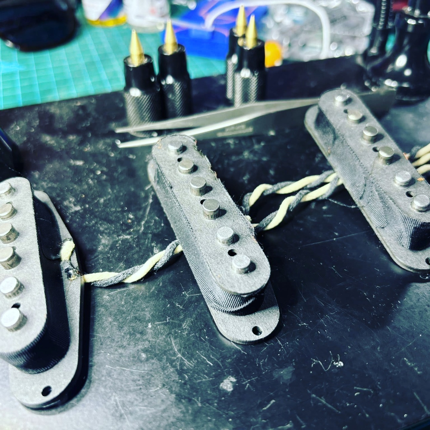 There is nothing more exiting than a new set of Ombra pickups for Fender Stratocaster