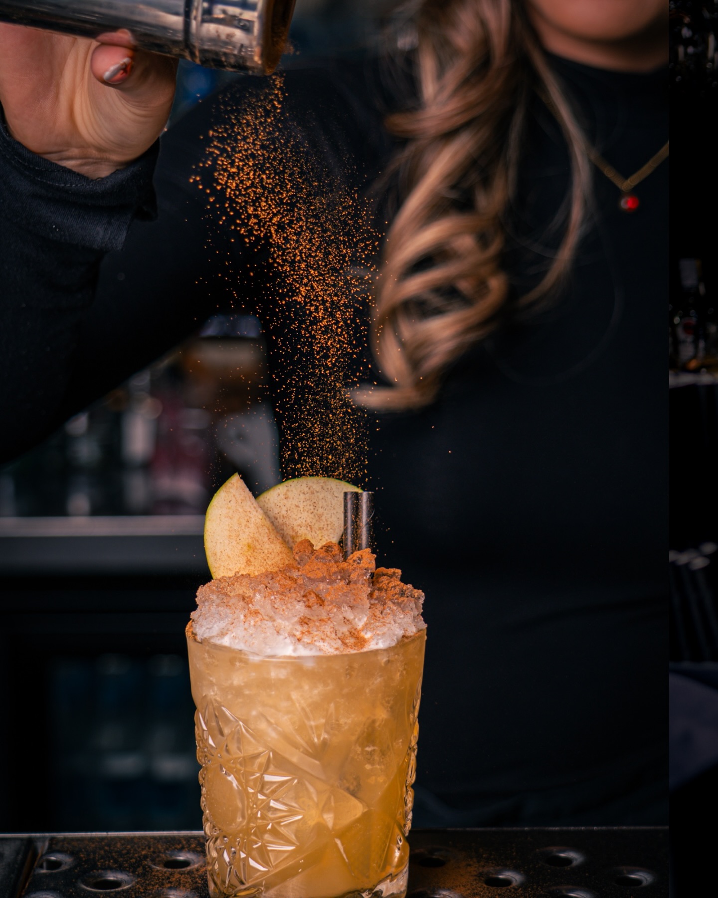 Tag your Christmas cocktail partner.
Your festive night out starts here. 🎅🍹➡️
-
-
#smokehouse #knutsford #cheshire #cheshirerestaurant #cheshireeats #cheshirefood #cocktails #cheistmas #restaurant #xmas #martini