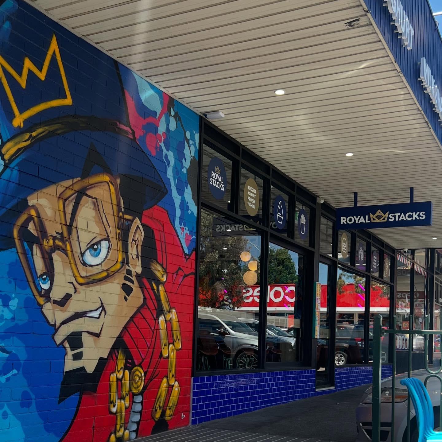 Lunch time break calls for a trip visit our friends @royalstacksau 🍔
We love getting around our partnership businesses and what a DAY for a burger with some cheesy fries
#burger #burgerlovers #royalstacks